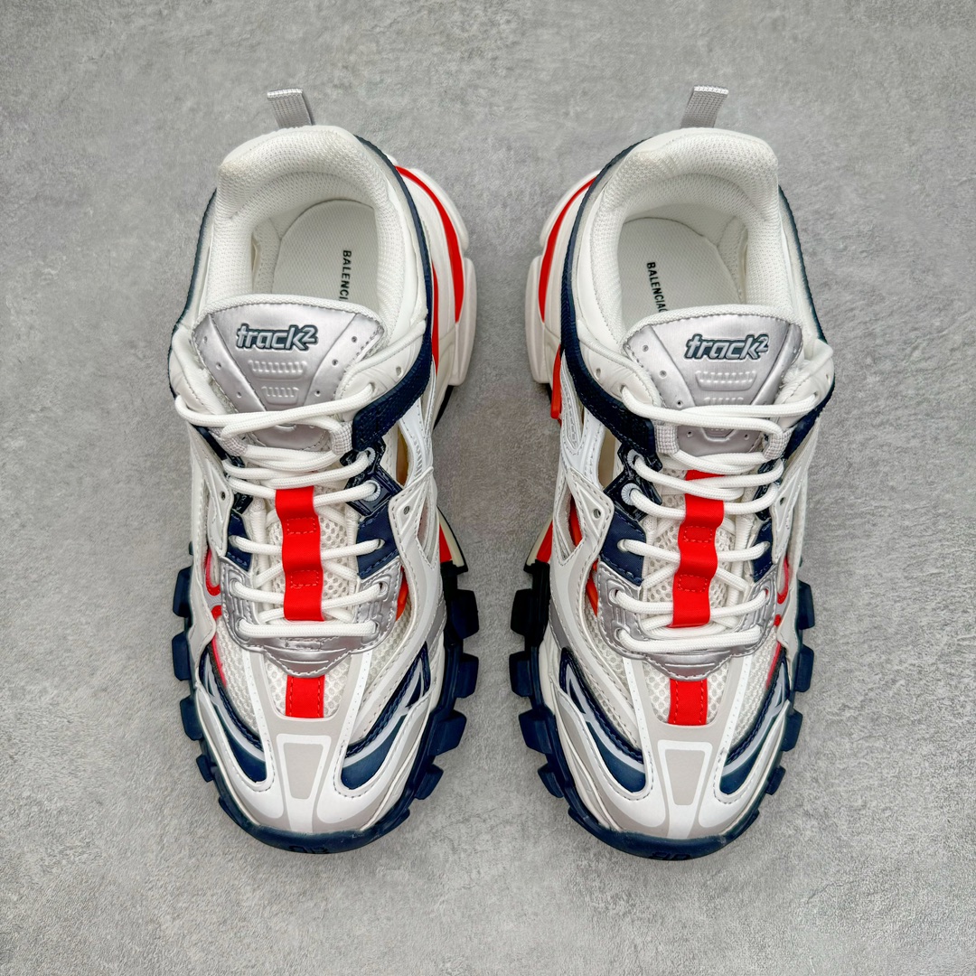 图片[2]-＃VG零售版 BALENCIAGA Track 2.0 巴黎世家复古老爹鞋 全套原纸板楦头开发 最原汁原味的灵魂版型 全鞋荧光划线卡点 胶水把控整洁度追求极致完美 每一双都是工艺品 多重QC质检 超越公司货的品控标准 实实在在的免检产品 原盒原配 正确字体电绣 粗细、位置、大小正确 侧边TPU 透气孔匹配意产原版 正确气垫分离大底 TPU软底 原版一致大底LOGO 立体感十足 原厂皮料水洗做旧 采购原厂网纱 该款鞋采用网眼布和尼龙制成 不含皮革 鞋舌饰有Track.2橡胶品牌标识 外侧饰有橡胶品牌标识 泡沫后帮压印品牌标识 外底正面压印BB标识 由176块饰片拼接而成的铰接式鞋面 侧面配金属质感网眼布 内面配有额外金属光泽饰件 包含1副鞋带和1副备用鞋带 后帮配有拉环鞋提 动态鞋底设计 为双脚带来后续的助力 正常尺码 尺码：35 36 37 38 39 40 41 42 43 44 45 46-选品中心