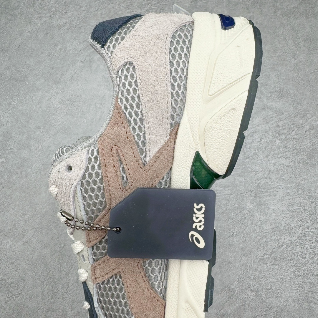 图片[7]-零售💰220 Gallery Department x Asics Gel-1130 亚瑟士系列低帮复古休闲运动慢跑鞋 相信各位一定对 Gallery Department 不陌生了，凭借 Remake Carhartt 伐木裤和 Levi\’s 牛仔裤，在潮流圈崭露头角。此前，还与法国奢侈品牌 LANVIN 推出的联名鞋款，更是获得众多鞋迷们的喜爱。近日，Gallery Department 与 ASICS 携手推出全新联名，快来看看吧 本次设计以经典的ASICS GEL-1130鞋型为蓝本。第一双采用做旧白色搭配银色点缀，复古气质十足。鞋面采用选择网眼织物和皮革面料包裹，使质感得以保证。鞋中底处印有 DEPT. 字样，彰显联名鞋款身份。最后以搭载 GEL 缓震胶科技的中底收尾，完善整体造型设计。第二双采用大面积米白色妆点，浅蓝色点缀，相较于上一款更加清新。其他设计与上一款相同。尺码：36 37 37.5 38 39.5 40 40.5 41.5 42 42.5 43.5 44 45 编码：Sby2936020-运动鞋