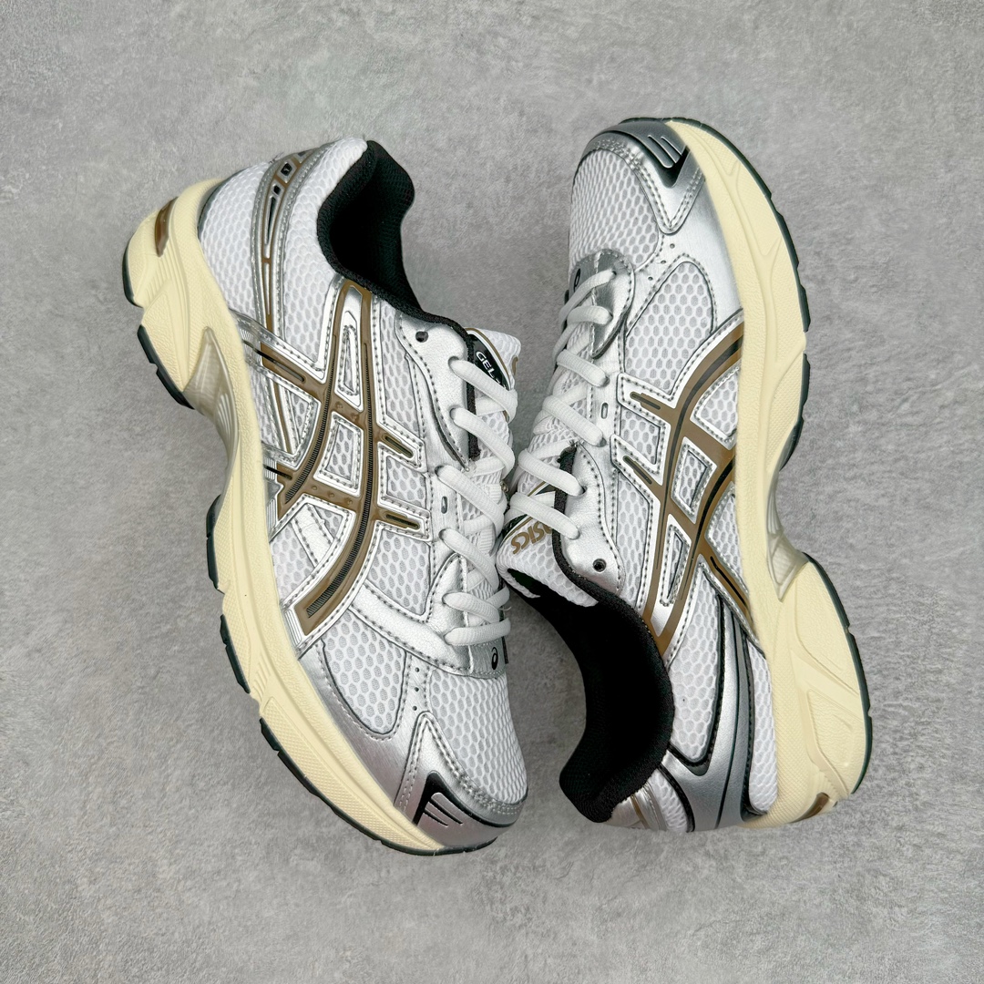 图片[3]-零售💰220 Gallery Department x Asics Gel-1130 亚瑟士系列低帮复古休闲运动慢跑鞋 相信各位一定对 Gallery Department 不陌生了，凭借 Remake Carhartt 伐木裤和 Levi\’s 牛仔裤，在潮流圈崭露头角。此前，还与法国奢侈品牌 LANVIN 推出的联名鞋款，更是获得众多鞋迷们的喜爱。近日，Gallery Department 与 ASICS 携手推出全新联名，快来看看吧 本次设计以经典的ASICS GEL-1130鞋型为蓝本。第一双采用做旧白色搭配银色点缀，复古气质十足。鞋面采用选择网眼织物和皮革面料包裹，使质感得以保证。鞋中底处印有 DEPT. 字样，彰显联名鞋款身份。最后以搭载 GEL 缓震胶科技的中底收尾，完善整体造型设计。第二双采用大面积米白色妆点，浅蓝色点缀，相较于上一款更加清新。其他设计与上一款相同。尺码：36 37 37.5 38 39.5 40 40.5 41.5 42 42.5 43.5 44 45 编码：Sby2936020-运动鞋