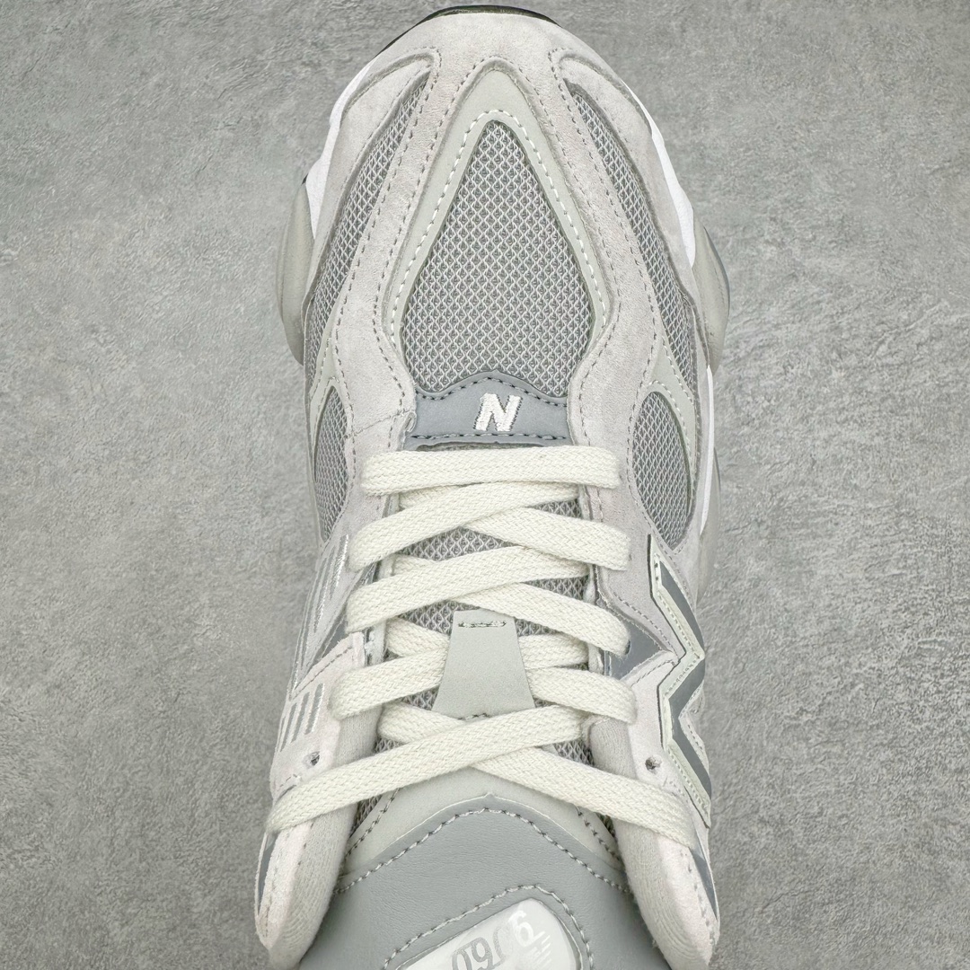 图片[4]-＃纯原 New Balance NB9060 复古运动鞋 新百伦又带来了新鞋型 并且是与芝加哥街头品牌 Joe Freshgoods 的联名款 鞋身主体采用了类似 990 系列的设计风格 与传统复古慢跑鞋区别不大 最大的变化就是鞋底部分 在传统设计的中底外层 增加了多个分区的模块 圆润的线条设计与我们熟悉的 New Balance 风格截然不同 但与同样充满弧形线条的鞋面搭配，看起来毫无违和感 尺码：36-45-选品中心