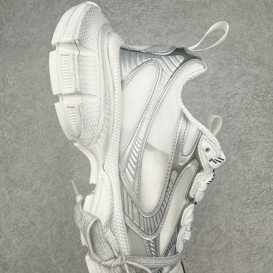 图片[6]-＃VG零售版 BALENCIAGA 3XL Sneakers 巴黎世家十代网布系带低帮走秀复古老爹鞋 全套原纸板楦头开发 最原汁原味的灵魂版型 全鞋荧光划线卡点 胶水把控整洁度追求极致完美 每一双都是工艺品 多重QC质检 超越公司货的品控标准 实实在在的免检产品 原盒原配 正确字体电绣 粗细、位置、大小正确 侧边TPU 透气孔匹配意产原版 正确分离大底 TPU软底 原版一致大底LOGO 立体感十足 原厂皮料水洗做旧 采购原厂网纱 不含皮革 网布材料和聚氨酯 磨损效果 鞋头边缘和后帮 Balenciaga 徽标 鞋面和后跟凸印尺码 鞋舌 3XL 橡胶品牌标识和反光细节 鞋帮拉袢和鞋舌拉祥 配反光细节 备用鞋带在鞋履前侧 可在穿着前取下 便于不同造型搭配 正常尺码 尺码：35 36 37 38 39 40 41 42 43 44 45 46-选品中心