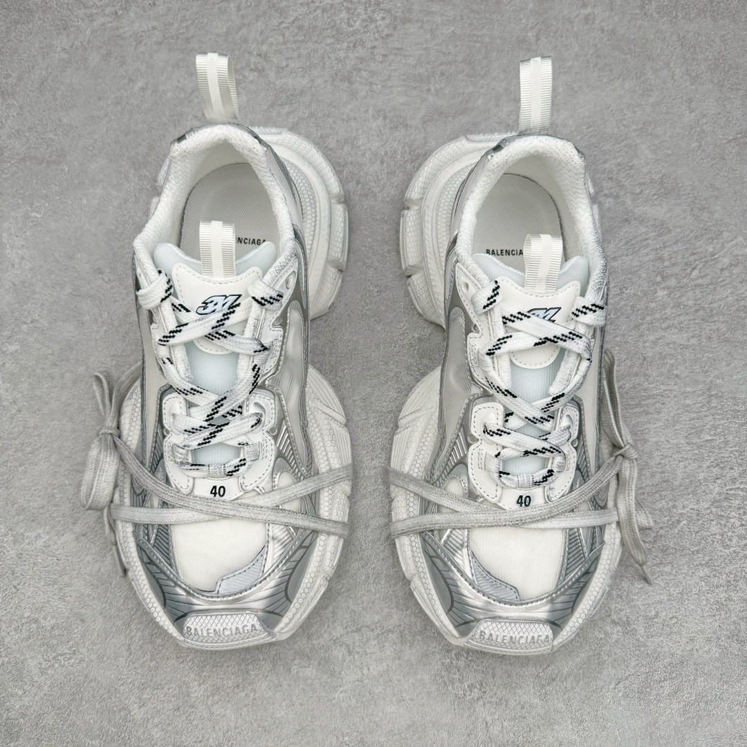 图片[2]-＃VG零售版 BALENCIAGA 3XL Sneakers 巴黎世家十代网布系带低帮走秀复古老爹鞋 全套原纸板楦头开发 最原汁原味的灵魂版型 全鞋荧光划线卡点 胶水把控整洁度追求极致完美 每一双都是工艺品 多重QC质检 超越公司货的品控标准 实实在在的免检产品 原盒原配 正确字体电绣 粗细、位置、大小正确 侧边TPU 透气孔匹配意产原版 正确分离大底 TPU软底 原版一致大底LOGO 立体感十足 原厂皮料水洗做旧 采购原厂网纱 不含皮革 网布材料和聚氨酯 磨损效果 鞋头边缘和后帮 Balenciaga 徽标 鞋面和后跟凸印尺码 鞋舌 3XL 橡胶品牌标识和反光细节 鞋帮拉袢和鞋舌拉祥 配反光细节 备用鞋带在鞋履前侧 可在穿着前取下 便于不同造型搭配 正常尺码 尺码：35 36 37 38 39 40 41 42 43 44 45 46-选品中心