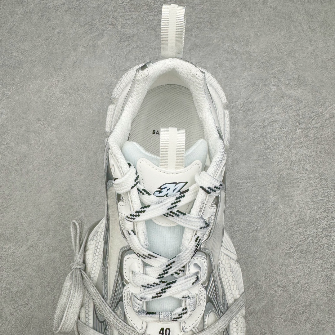 图片[5]-＃VG零售版 BALENCIAGA 3XL Sneakers 巴黎世家十代网布系带低帮走秀复古老爹鞋 全套原纸板楦头开发 最原汁原味的灵魂版型 全鞋荧光划线卡点 胶水把控整洁度追求极致完美 每一双都是工艺品 多重QC质检 超越公司货的品控标准 实实在在的免检产品 原盒原配 正确字体电绣 粗细、位置、大小正确 侧边TPU 透气孔匹配意产原版 正确分离大底 TPU软底 原版一致大底LOGO 立体感十足 原厂皮料水洗做旧 采购原厂网纱 不含皮革 网布材料和聚氨酯 磨损效果 鞋头边缘和后帮 Balenciaga 徽标 鞋面和后跟凸印尺码 鞋舌 3XL 橡胶品牌标识和反光细节 鞋帮拉袢和鞋舌拉祥 配反光细节 备用鞋带在鞋履前侧 可在穿着前取下 便于不同造型搭配 正常尺码 尺码：35 36 37 38 39 40 41 42 43 44 45 46-选品中心