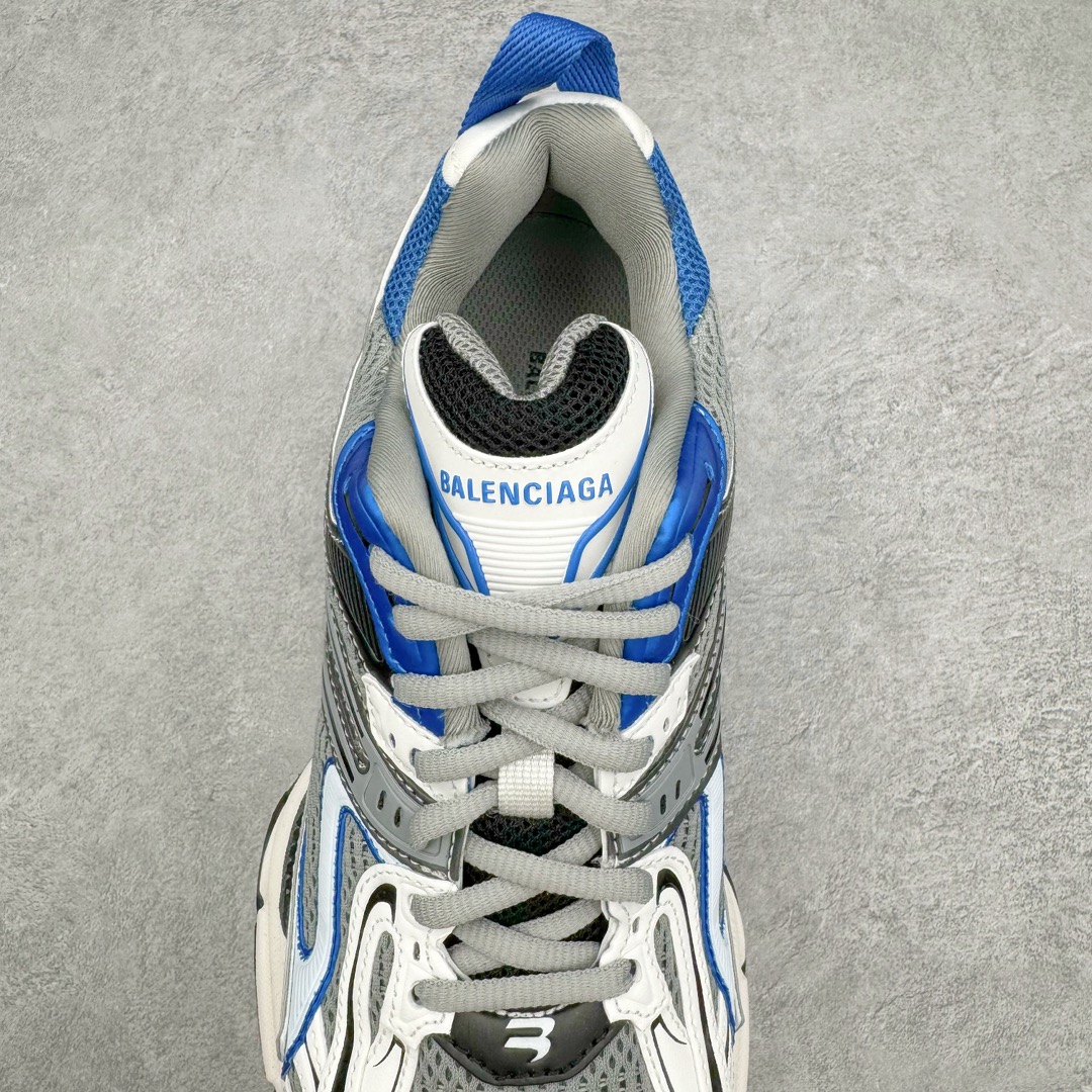 图片[5]-＃纯原 BALENCIAGA X-Pander 巴黎世家复古弹簧老爹鞋 大流行后的时装秀以舒适为主要设计重点的大量设计之后 Balenciaga 的2021SS秀也焕然一新 最新推出X-Pander运动鞋 Balenciaga 又创造了一个新的欲望对象 释放了人群对舒适的进一步想象 该鞋与Track和Track 2运动鞋具有相同的美学特征 并具有90年代和00年代初期的独特风格 鞋面有网眼底 上面有混合材料覆盖层 鞋上的烙印保持最小 这款运动鞋的初看起来与过去的Balenciaga 并无分别 但厚实 独特切割的中底很引人注目 这款鞋的鞋跟则安装在类似弹簧的结构上 是其为之最大的突破 X-Pander 运动鞋的设计亮点在于后跟 安装在弹簧上的跟底 每步都会扩展Inspector Gadget 风格 鞋身延续复杂的复古线条 不同材质的拼接出运动感 鲜明的色彩风格一如既往 具有疯狂的表现力量 尺码：35 36 37 38 39 40 41 42 43 44 45 46-选品中心