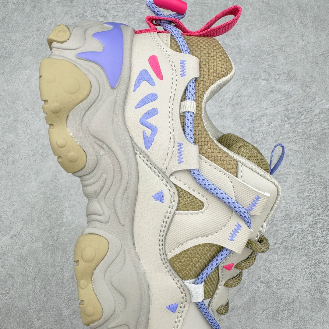 图片[6]-FILA FUSION Fluid 斐乐摩登潮牌防滑耐磨轻便运动鞋 FUSION 系列传承了 FILA 的百年基因，融入年轻运动及潮流文化，成为引领变革、创新突破的一代。以“1+N” 的跨界合作模式重现经典的同时创造经典。带来最出其不意的跨界合作惊喜。同时，FILAFUSION把FILA 的 DNA 融入到定制体验里，你可以随心制造厲于你的产品。FILA FUSION 的鞋家族涵盖了老爹鞋、跑步鞋、网球鞋、季节款。风格复古新潮，满足了时尚人士出行及各类运动的搭配需求，成为当下年轻人筷拥的鞋类品牌之一。FILA FUSION 走进年轻人的世界，通过年轻人运动，街舞，滑板，篮球，展现 FILA FUSION 的潮流态度和年轻文化。FILA FUSION 认为末来属于引领变革、创新突破的年轻一代，让我们一起构成 FILA 未来的蓝图吧！尺码：35.5 36 36.5 37.5 38 38.5 39 40 40.5 41 42 42.5 43 44 44.5 45 45.5-选品中心