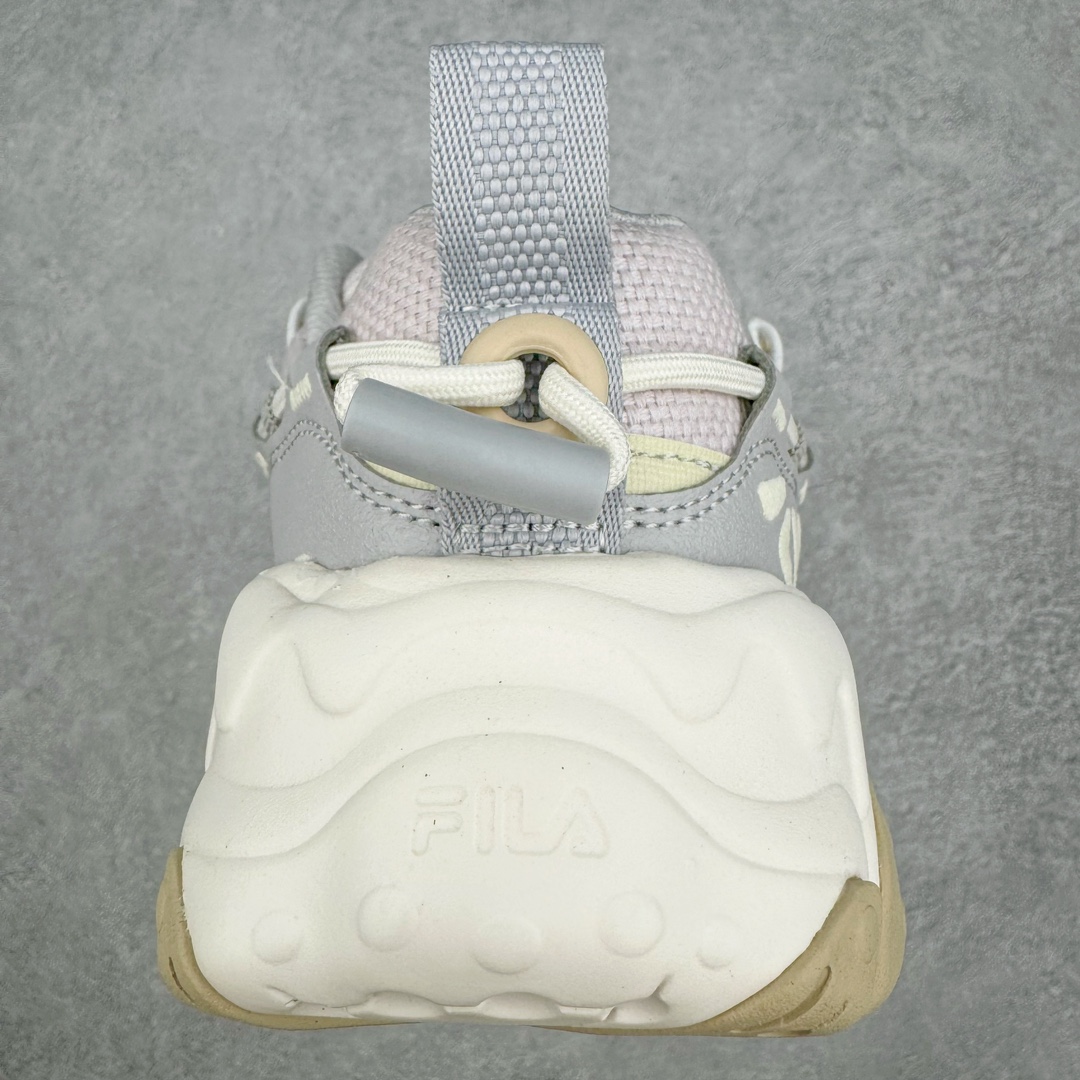 图片[8]-FILA FUSION Fluid 斐乐摩登潮牌防滑耐磨轻便运动鞋 FUSION 系列传承了 FILA 的百年基因，融入年轻运动及潮流文化，成为引领变革、创新突破的一代。以“1+N” 的跨界合作模式重现经典的同时创造经典。带来最出其不意的跨界合作惊喜。同时，FILAFUSION把FILA 的 DNA 融入到定制体验里，你可以随心制造厲于你的产品。FILA FUSION 的鞋家族涵盖了老爹鞋、跑步鞋、网球鞋、季节款。风格复古新潮，满足了时尚人士出行及各类运动的搭配需求，成为当下年轻人筷拥的鞋类品牌之一。FILA FUSION 走进年轻人的世界，通过年轻人运动，街舞，滑板，篮球，展现 FILA FUSION 的潮流态度和年轻文化。FILA FUSION 认为末来属于引领变革、创新突破的年轻一代，让我们一起构成 FILA 未来的蓝图吧！尺码：35.5 36 36.5 37.5 38 38.5 39 40 40.5 41 42 42.5 43 44 44.5 45 45.5-选品中心