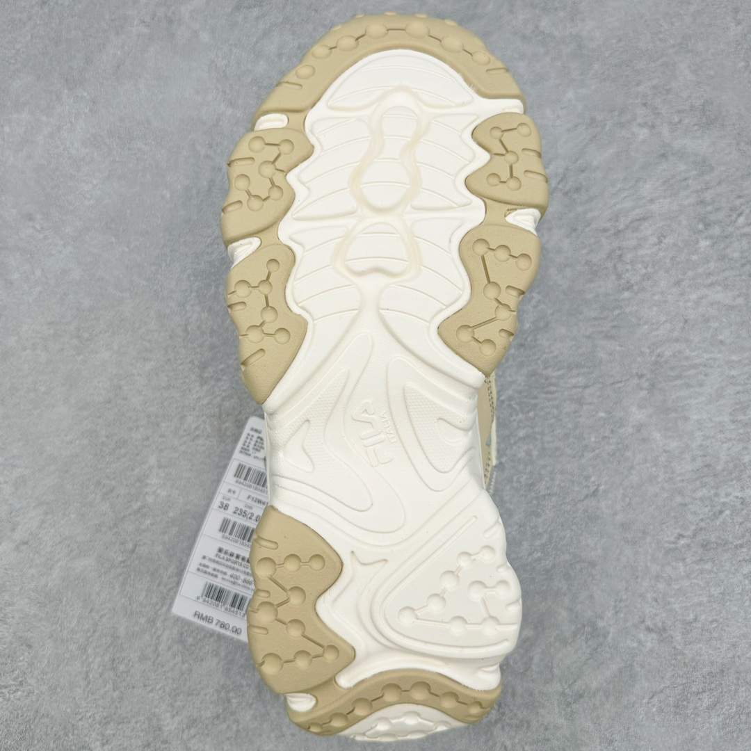 图片[9]-FILA FUSION Fluid 斐乐摩登潮牌防滑耐磨轻便运动鞋 FUSION 系列传承了 FILA 的百年基因，融入年轻运动及潮流文化，成为引领变革、创新突破的一代。以“1+N” 的跨界合作模式重现经典的同时创造经典。带来最出其不意的跨界合作惊喜。同时，FILAFUSION把FILA 的 DNA 融入到定制体验里，你可以随心制造厲于你的产品。FILA FUSION 的鞋家族涵盖了老爹鞋、跑步鞋、网球鞋、季节款。风格复古新潮，满足了时尚人士出行及各类运动的搭配需求，成为当下年轻人筷拥的鞋类品牌之一。FILA FUSION 走进年轻人的世界，通过年轻人运动，街舞，滑板，篮球，展现 FILA FUSION 的潮流态度和年轻文化。FILA FUSION 认为末来属于引领变革、创新突破的年轻一代，让我们一起构成 FILA 未来的蓝图吧！尺码：35.5 36 36.5 37.5 38 38.5 39 40 40.5 41 42 42.5 43 44 44.5 45 45.5-选品中心