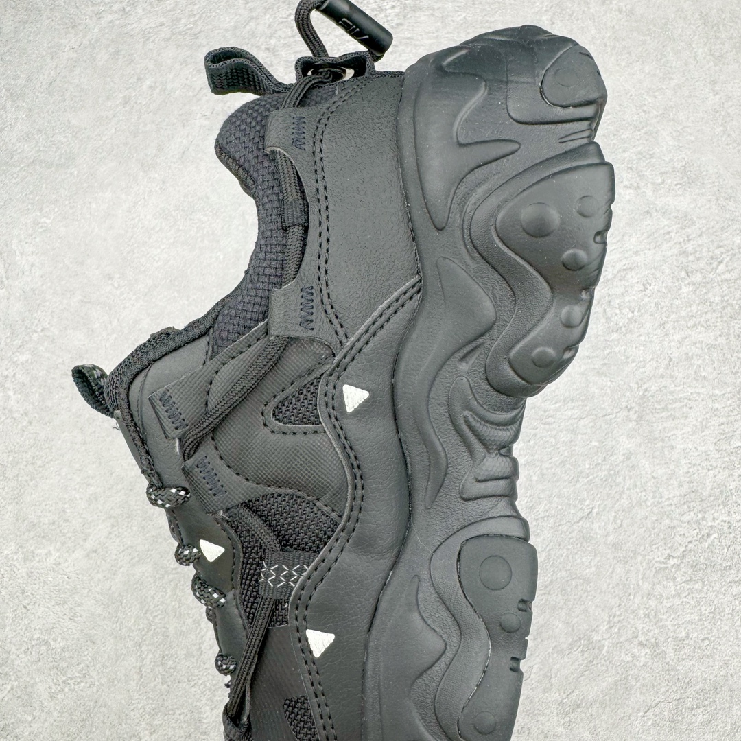 图片[7]-FILA FUSION Fluid 斐乐摩登潮牌防滑耐磨轻便运动鞋 FUSION 系列传承了 FILA 的百年基因，融入年轻运动及潮流文化，成为引领变革、创新突破的一代。以“1+N” 的跨界合作模式重现经典的同时创造经典。带来最出其不意的跨界合作惊喜。同时，FILAFUSION把FILA 的 DNA 融入到定制体验里，你可以随心制造厲于你的产品。FILA FUSION 的鞋家族涵盖了老爹鞋、跑步鞋、网球鞋、季节款。风格复古新潮，满足了时尚人士出行及各类运动的搭配需求，成为当下年轻人筷拥的鞋类品牌之一。FILA FUSION 走进年轻人的世界，通过年轻人运动，街舞，滑板，篮球，展现 FILA FUSION 的潮流态度和年轻文化。FILA FUSION 认为末来属于引领变革、创新突破的年轻一代，让我们一起构成 FILA 未来的蓝图吧！尺码：35.5 36 36.5 37.5 38 38.5 39 40 40.5 41 42 42.5 43 44 44.5 45 45.5-选品中心