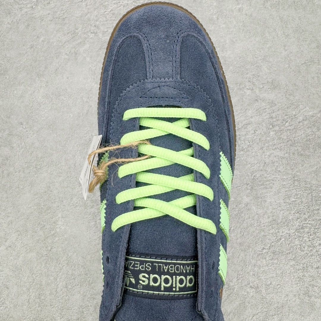 图片[4]-AD Originals Handball SPZL 手球运动员系列百搭休闲运动板鞋 IH7497 这款来自阿迪达斯的这款HANDBALL SPZL前身是一双手球运动鞋，这一次拿来复刻，所以鞋面的主要色彩选用了黑色， 鞋面外侧除了Spezial字母之外还有三叶草标志。Handball SPZL作为复古手球训练鞋与作为室内足球鞋的Samba有着异曲同工之处，但是质感更为出众的鞋身以及丰富的配色选择比起Samba来讲可以说是更胜一筹了！尺码：36 36⅔ 37⅓ 38 38⅔ 39⅓ 40 40⅔ 41⅓ 42 42⅔ 43⅓ 44 45-选品中心