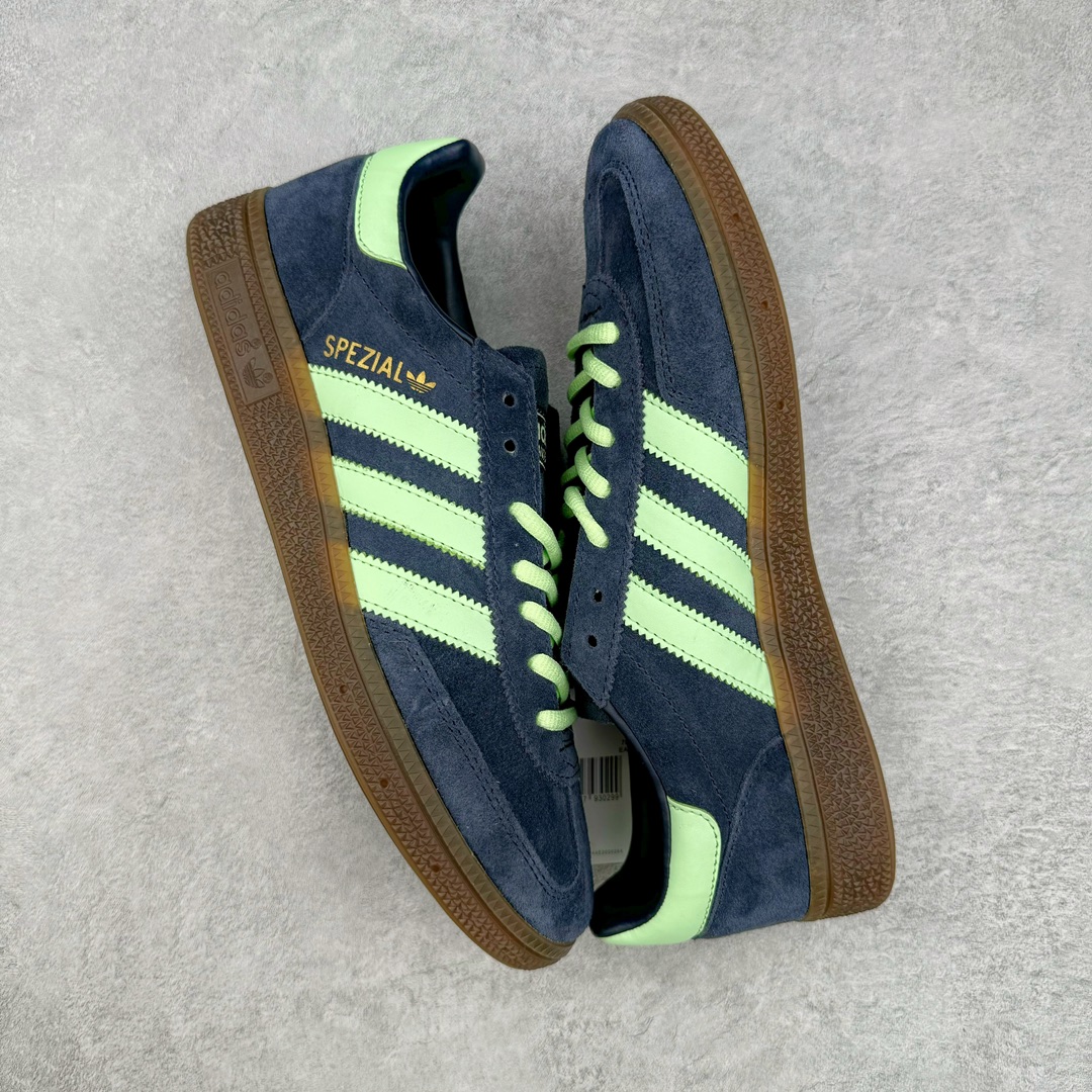 图片[3]-AD Originals Handball SPZL 手球运动员系列百搭休闲运动板鞋 IH7497 这款来自阿迪达斯的这款HANDBALL SPZL前身是一双手球运动鞋，这一次拿来复刻，所以鞋面的主要色彩选用了黑色， 鞋面外侧除了Spezial字母之外还有三叶草标志。Handball SPZL作为复古手球训练鞋与作为室内足球鞋的Samba有着异曲同工之处，但是质感更为出众的鞋身以及丰富的配色选择比起Samba来讲可以说是更胜一筹了！尺码：36 36⅔ 37⅓ 38 38⅔ 39⅓ 40 40⅔ 41⅓ 42 42⅔ 43⅓ 44 45-选品中心