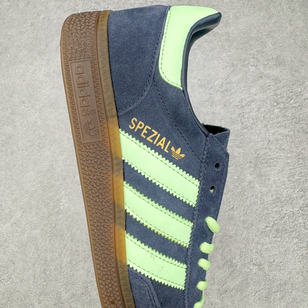 图片[6]-AD Originals Handball SPZL 手球运动员系列百搭休闲运动板鞋 IH7497 这款来自阿迪达斯的这款HANDBALL SPZL前身是一双手球运动鞋，这一次拿来复刻，所以鞋面的主要色彩选用了黑色， 鞋面外侧除了Spezial字母之外还有三叶草标志。Handball SPZL作为复古手球训练鞋与作为室内足球鞋的Samba有着异曲同工之处，但是质感更为出众的鞋身以及丰富的配色选择比起Samba来讲可以说是更胜一筹了！尺码：36 36⅔ 37⅓ 38 38⅔ 39⅓ 40 40⅔ 41⅓ 42 42⅔ 43⅓ 44 45-选品中心