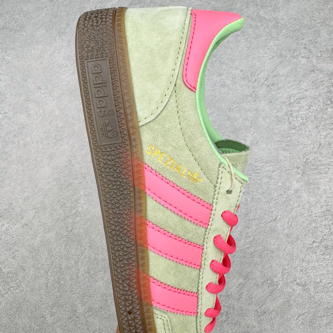 图片[6]-AD Originals Handball SPZL 手球运动员系列百搭休闲运动板鞋 IH7498 这款来自阿迪达斯的这款HANDBALL SPZL前身是一双手球运动鞋，这一次拿来复刻，所以鞋面的主要色彩选用了黑色， 鞋面外侧除了Spezial字母之外还有三叶草标志。Handball SPZL作为复古手球训练鞋与作为室内足球鞋的Samba有着异曲同工之处，但是质感更为出众的鞋身以及丰富的配色选择比起Samba来讲可以说是更胜一筹了！尺码：36 36⅔ 37⅓ 38 38⅔ 39⅓ 40 40⅔ 41⅓ 42 42⅔ 43⅓ 44 45-选品中心