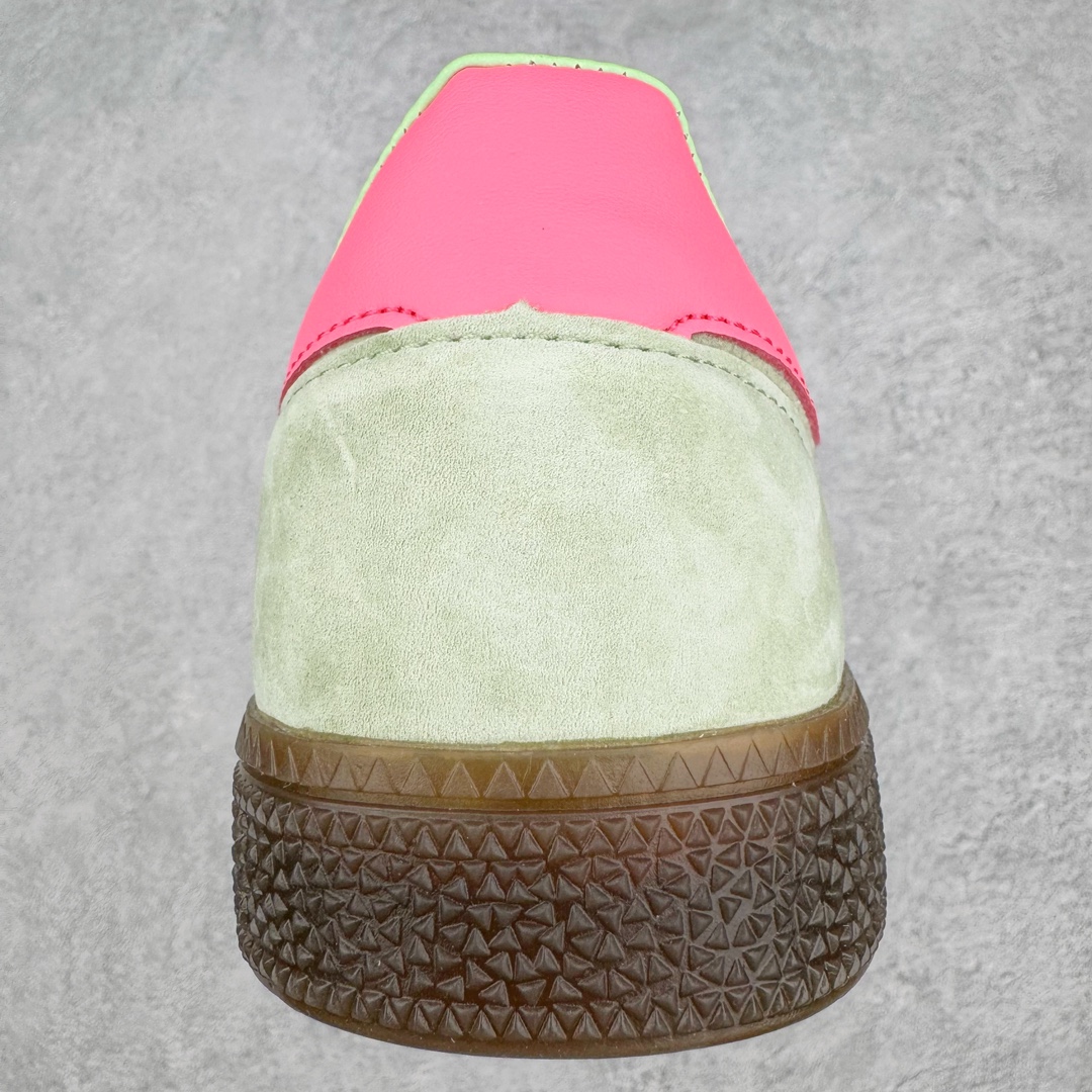 图片[8]-AD Originals Handball SPZL 手球运动员系列百搭休闲运动板鞋 IH7498 这款来自阿迪达斯的这款HANDBALL SPZL前身是一双手球运动鞋，这一次拿来复刻，所以鞋面的主要色彩选用了黑色， 鞋面外侧除了Spezial字母之外还有三叶草标志。Handball SPZL作为复古手球训练鞋与作为室内足球鞋的Samba有着异曲同工之处，但是质感更为出众的鞋身以及丰富的配色选择比起Samba来讲可以说是更胜一筹了！尺码：36 36⅔ 37⅓ 38 38⅔ 39⅓ 40 40⅔ 41⅓ 42 42⅔ 43⅓ 44 45-选品中心