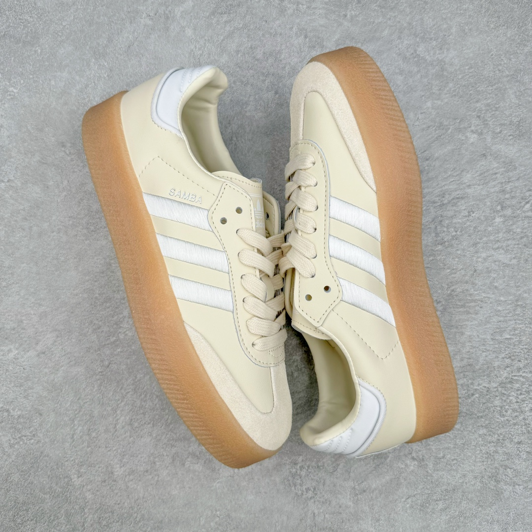 图片[3]-AD Samba XLG 桑巴舞加大厚底版系列德训风百搭松糕休闲运动板鞋生胶底 ID0434 自Originals Samba成功借势Blokecore风潮一跃成为街头巷尾的焦点鞋款后,不论是围绕Samba本身打造的各式「变种版本」,还是以Samba为蓝本打造联名鞋款,都成为了时尚潮流人士日常穿搭首选。Samba XLG是adidas Originals不断扩展XLG系列的一部分,旨在与年轻文化相契合,迎合那些希望通过个性时尚表达自我而不愿牺牲舒适度的年轻群体。街头时尚领域的Gen Z特别偏爱宽松的穿着风格。Samba XLG针对这一点做了创新。它在延续Samba OG经典设计的基础上,迎合年轻群体的穿着习惯,重塑为宽大的鞋身比例轮廓以及加厚中底,让消费者轻松展示自己独特的风格。全新的Samba XLG系列不仅迎合了当下年轻群体的穿搭习惯,加宽了鞋身比例以及将中底进一步增厚,在视觉比例上更加饱满,同时还保留了经典Samba的细节,这样一来,鞋迷朋友在穿搭上不仅能更加个性化,而且还能延续一定的复古感受。尺码：36 36⅔ 37⅓ 38 38⅔ 39⅓ 40 40⅔ 41⅓ 42 42⅔ 43⅓ 44 45-选品中心