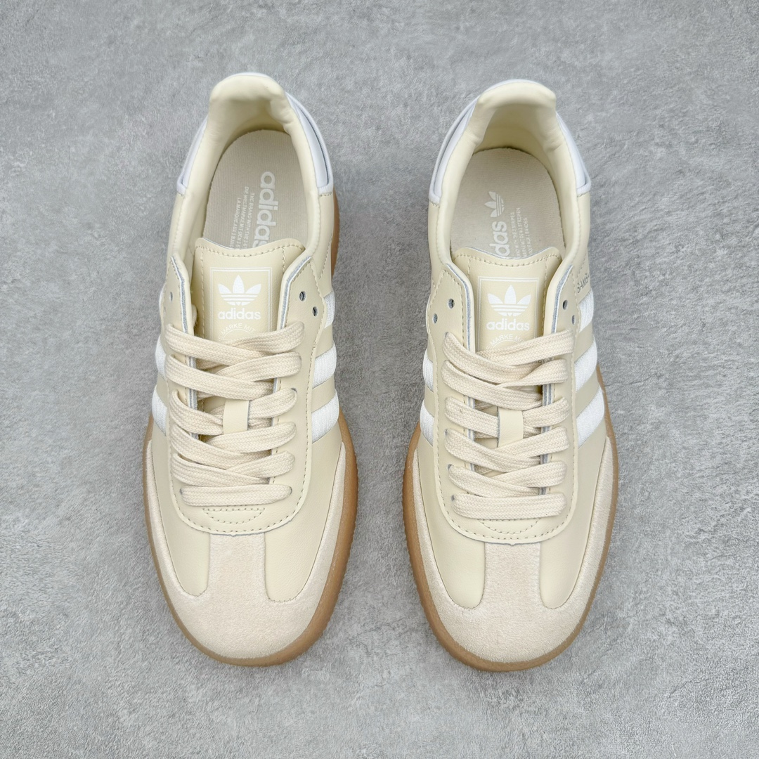 图片[2]-AD Samba XLG 桑巴舞加大厚底版系列德训风百搭松糕休闲运动板鞋生胶底 ID0434 自Originals Samba成功借势Blokecore风潮一跃成为街头巷尾的焦点鞋款后,不论是围绕Samba本身打造的各式「变种版本」,还是以Samba为蓝本打造联名鞋款,都成为了时尚潮流人士日常穿搭首选。Samba XLG是adidas Originals不断扩展XLG系列的一部分,旨在与年轻文化相契合,迎合那些希望通过个性时尚表达自我而不愿牺牲舒适度的年轻群体。街头时尚领域的Gen Z特别偏爱宽松的穿着风格。Samba XLG针对这一点做了创新。它在延续Samba OG经典设计的基础上,迎合年轻群体的穿着习惯,重塑为宽大的鞋身比例轮廓以及加厚中底,让消费者轻松展示自己独特的风格。全新的Samba XLG系列不仅迎合了当下年轻群体的穿搭习惯,加宽了鞋身比例以及将中底进一步增厚,在视觉比例上更加饱满,同时还保留了经典Samba的细节,这样一来,鞋迷朋友在穿搭上不仅能更加个性化,而且还能延续一定的复古感受。尺码：36 36⅔ 37⅓ 38 38⅔ 39⅓ 40 40⅔ 41⅓ 42 42⅔ 43⅓ 44 45-选品中心