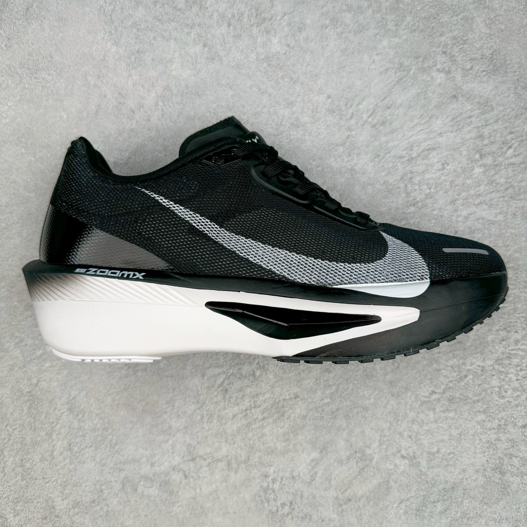 NK zoom Fly6 马拉松高端竞速跑步鞋 高弹性双层MD搭配碳纤维组合鞋底轻盈缓震 鞋面采用工程网眼设计 为特定高热区域营造出色透气性 进一步增加鞋面的穿孔数量 让足部能够快速散热 在高速运动时营造舒适稳定的贴合感 动力十足！尺码：36 36.5 37.5 38 38.5 39 40 40.5 41 42 42.5 43 44 44.5 45-选品中心