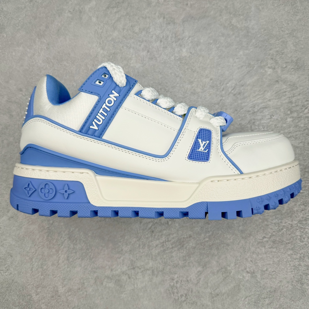 图片[4]-＃GD广顶 Louis Vuitton Trainer Maxi路易威登时装走秀运动时尚板鞋 小胖丁面包鞋 外贸零售特供批次 2023全新纸板数据 印花高频效果碾压市面 市售天花板产物 耗时半年巨作 全套原厂新版原纸板楦头开发 原厂特供皮料加持 市场所有版本中综合最强的货品 GD实力大厂出品 全网最全配色更新最快 最成熟的做工稳定的品控 完美鞋型超高的清洁度 零毛边线头瑕疵 全套原楦原纸版原鞋开模 全网最具灵魂的版型 正确原装黄色鞋盒 正确中底印花 鞋面印花3D高频深度立体 全鞋电脑针车 紧密相连 针距密度一致 环保乳胶注塑鞋垫 厚度脚感还原原版 皮面裁剪部位 统一油边封口工艺 原装橡胶大底含胶量大底组合零偏差 专柜全套包装 防尘袋 说明书 质保卡 男女鞋 尺码：35 36 37 38 39 40 41 42 43 44 45-选品中心