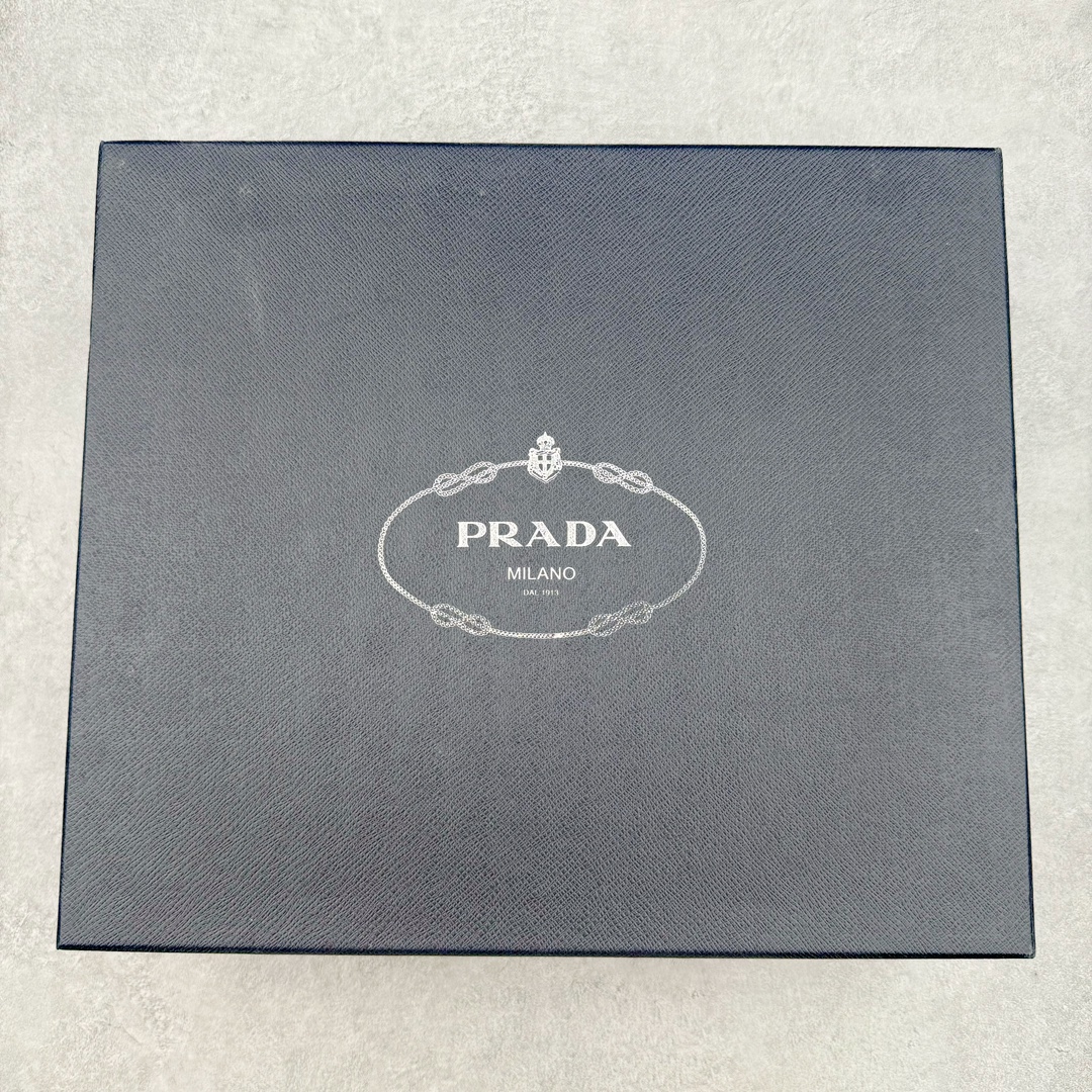 图片[19]-＃GD广顶 Prada Systeme 普拉达亮面皮革休闲时尚生活运动鞋 以现代手法重塑经典风格隐藏式鞋带造就简洁外观全手工缝制体现品牌匠人精神轻便的鞋底充满运动感 尺码：39 40 41 42 43 44 45-选品中心