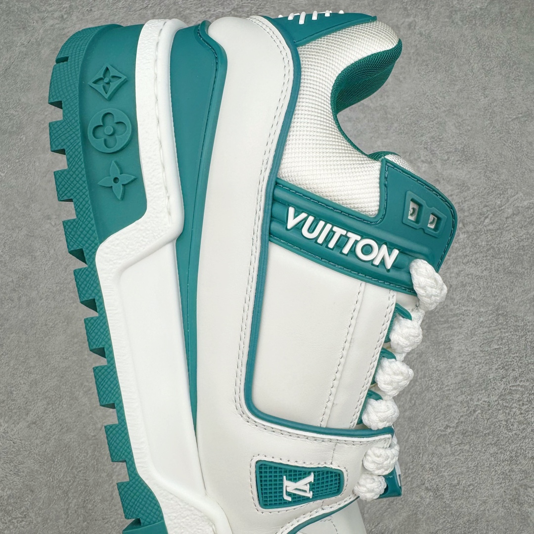 图片[6]-＃GD广顶 Louis Vuitton Trainer Maxi路易威登时装走秀运动时尚板鞋 小胖丁面包鞋 外贸零售特供批次 2023全新纸板数据 印花高频效果碾压市面 市售天花板产物 耗时半年巨作 全套原厂新版原纸板楦头开发 原厂特供皮料加持 市场所有版本中综合最强的货品 GD实力大厂出品 全网最全配色更新最快 最成熟的做工稳定的品控 完美鞋型超高的清洁度 零毛边线头瑕疵 全套原楦原纸版原鞋开模 全网最具灵魂的版型 正确原装黄色鞋盒 正确中底印花 鞋面印花3D高频深度立体 全鞋电脑针车 紧密相连 针距密度一致 环保乳胶注塑鞋垫 厚度脚感还原原版 皮面裁剪部位 统一油边封口工艺 原装橡胶大底含胶量大底组合零偏差 专柜全套包装 防尘袋 说明书 质保卡 男女鞋 尺码：35 36 37 38 39 40 41 42 43 44 45-选品中心