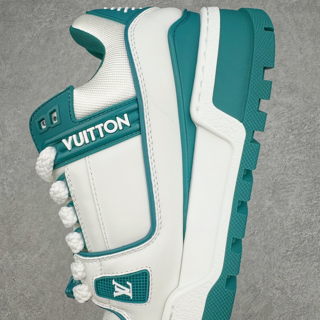 图片[7]-＃GD广顶 Louis Vuitton Trainer Maxi路易威登时装走秀运动时尚板鞋 小胖丁面包鞋 外贸零售特供批次 2023全新纸板数据 印花高频效果碾压市面 市售天花板产物 耗时半年巨作 全套原厂新版原纸板楦头开发 原厂特供皮料加持 市场所有版本中综合最强的货品 GD实力大厂出品 全网最全配色更新最快 最成熟的做工稳定的品控 完美鞋型超高的清洁度 零毛边线头瑕疵 全套原楦原纸版原鞋开模 全网最具灵魂的版型 正确原装黄色鞋盒 正确中底印花 鞋面印花3D高频深度立体 全鞋电脑针车 紧密相连 针距密度一致 环保乳胶注塑鞋垫 厚度脚感还原原版 皮面裁剪部位 统一油边封口工艺 原装橡胶大底含胶量大底组合零偏差 专柜全套包装 防尘袋 说明书 质保卡 男女鞋 尺码：35 36 37 38 39 40 41 42 43 44 45-选品中心