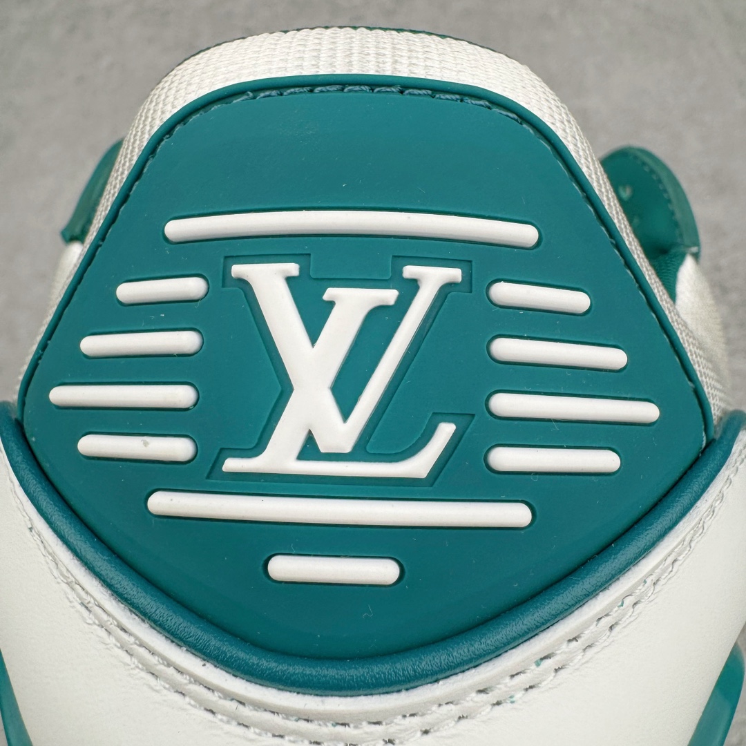 图片[12]-＃GD广顶 Louis Vuitton Trainer Maxi路易威登时装走秀运动时尚板鞋 小胖丁面包鞋 外贸零售特供批次 2023全新纸板数据 印花高频效果碾压市面 市售天花板产物 耗时半年巨作 全套原厂新版原纸板楦头开发 原厂特供皮料加持 市场所有版本中综合最强的货品 GD实力大厂出品 全网最全配色更新最快 最成熟的做工稳定的品控 完美鞋型超高的清洁度 零毛边线头瑕疵 全套原楦原纸版原鞋开模 全网最具灵魂的版型 正确原装黄色鞋盒 正确中底印花 鞋面印花3D高频深度立体 全鞋电脑针车 紧密相连 针距密度一致 环保乳胶注塑鞋垫 厚度脚感还原原版 皮面裁剪部位 统一油边封口工艺 原装橡胶大底含胶量大底组合零偏差 专柜全套包装 防尘袋 说明书 质保卡 男女鞋 尺码：35 36 37 38 39 40 41 42 43 44 45-选品中心