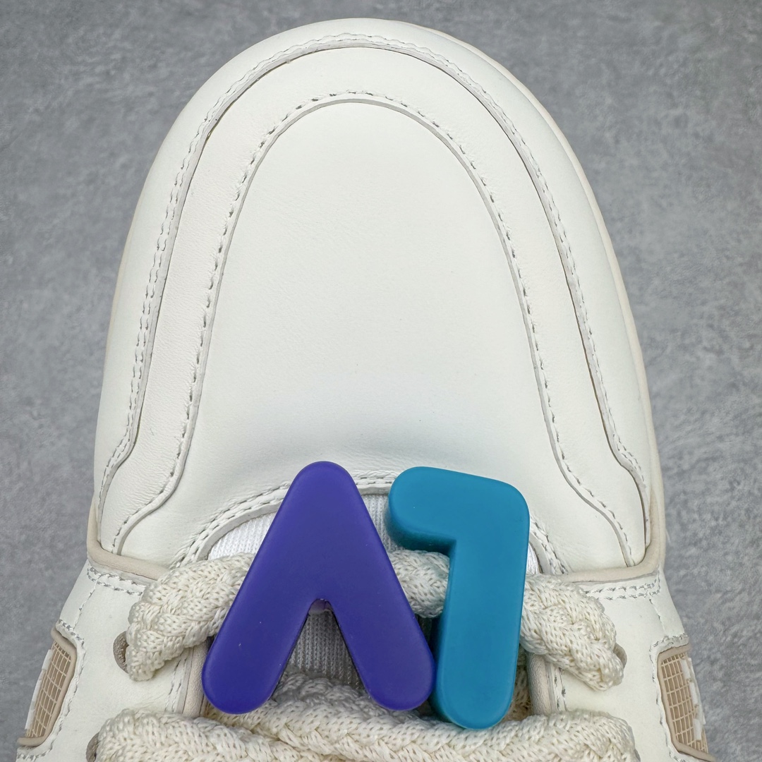 图片[16]-＃GD广顶 Louis Vuitton Trainer Maxi路易威登时装走秀运动时尚板鞋 小胖丁面包鞋 外贸零售特供批次 2023全新纸板数据 印花高频效果碾压市面 市售天花板产物 耗时半年巨作 全套原厂新版原纸板楦头开发 原厂特供皮料加持 市场所有版本中综合最强的货品 GD实力大厂出品 全网最全配色更新最快 最成熟的做工稳定的品控 完美鞋型超高的清洁度 零毛边线头瑕疵 全套原楦原纸版原鞋开模 全网最具灵魂的版型 正确原装黄色鞋盒 正确中底印花 鞋面印花3D高频深度立体 全鞋电脑针车 紧密相连 针距密度一致 环保乳胶注塑鞋垫 厚度脚感还原原版 皮面裁剪部位 统一油边封口工艺 原装橡胶大底含胶量大底组合零偏差 专柜全套包装 防尘袋 说明书 质保卡 男女鞋 尺码：35 36 37 38 39 40 41 42 43 44 45-选品中心