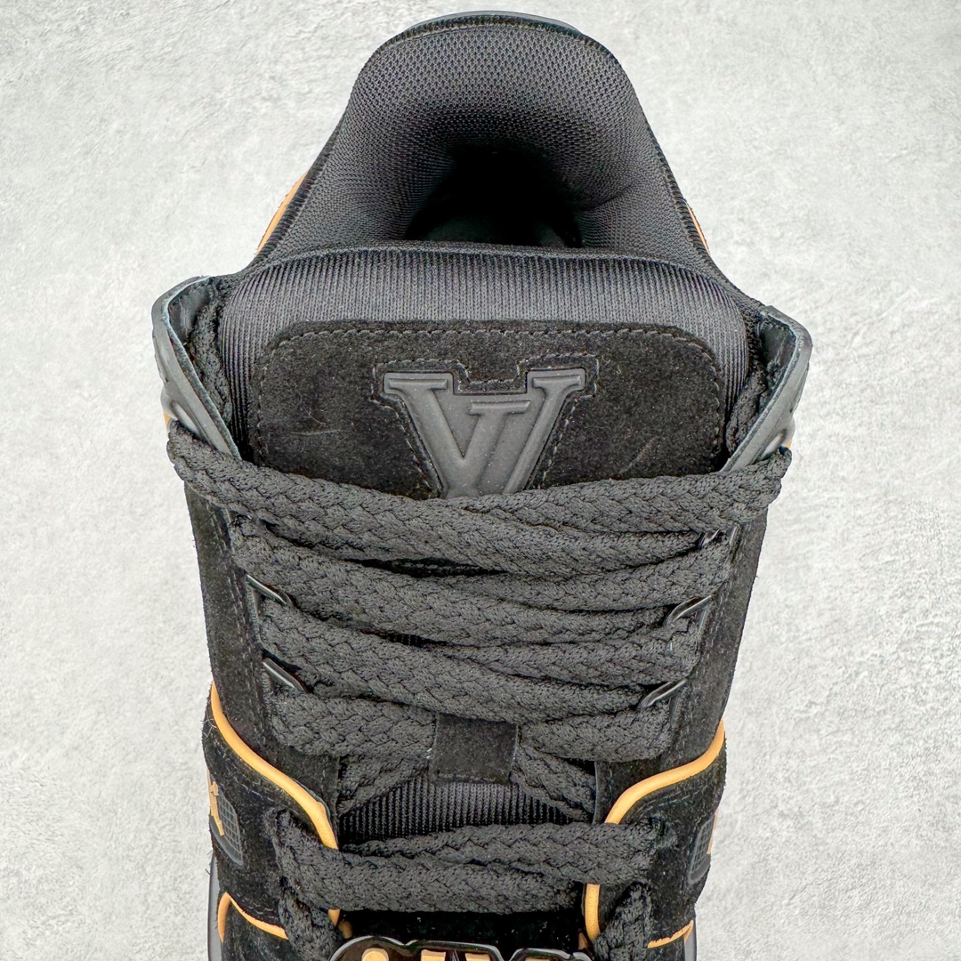 图片[5]-＃GD广顶 Louis Vuitton Trainer Maxi路易威登时装走秀运动时尚板鞋 小胖丁面包鞋 外贸零售特供批次 2023全新纸板数据 印花高频效果碾压市面 市售天花板产物 耗时半年巨作 全套原厂新版原纸板楦头开发 原厂特供皮料加持 市场所有版本中综合最强的货品 GD实力大厂出品 全网最全配色更新最快 最成熟的做工稳定的品控 完美鞋型超高的清洁度 零毛边线头瑕疵 全套原楦原纸版原鞋开模 全网最具灵魂的版型 正确原装黄色鞋盒 正确中底印花 鞋面印花3D高频深度立体 全鞋电脑针车 紧密相连 针距密度一致 环保乳胶注塑鞋垫 厚度脚感还原原版 皮面裁剪部位 统一油边封口工艺 原装橡胶大底含胶量大底组合零偏差 专柜全套包装 防尘袋 说明书 质保卡 男女鞋 尺码：35 36 37 38 39 40 41 42 43 44 45-选品中心