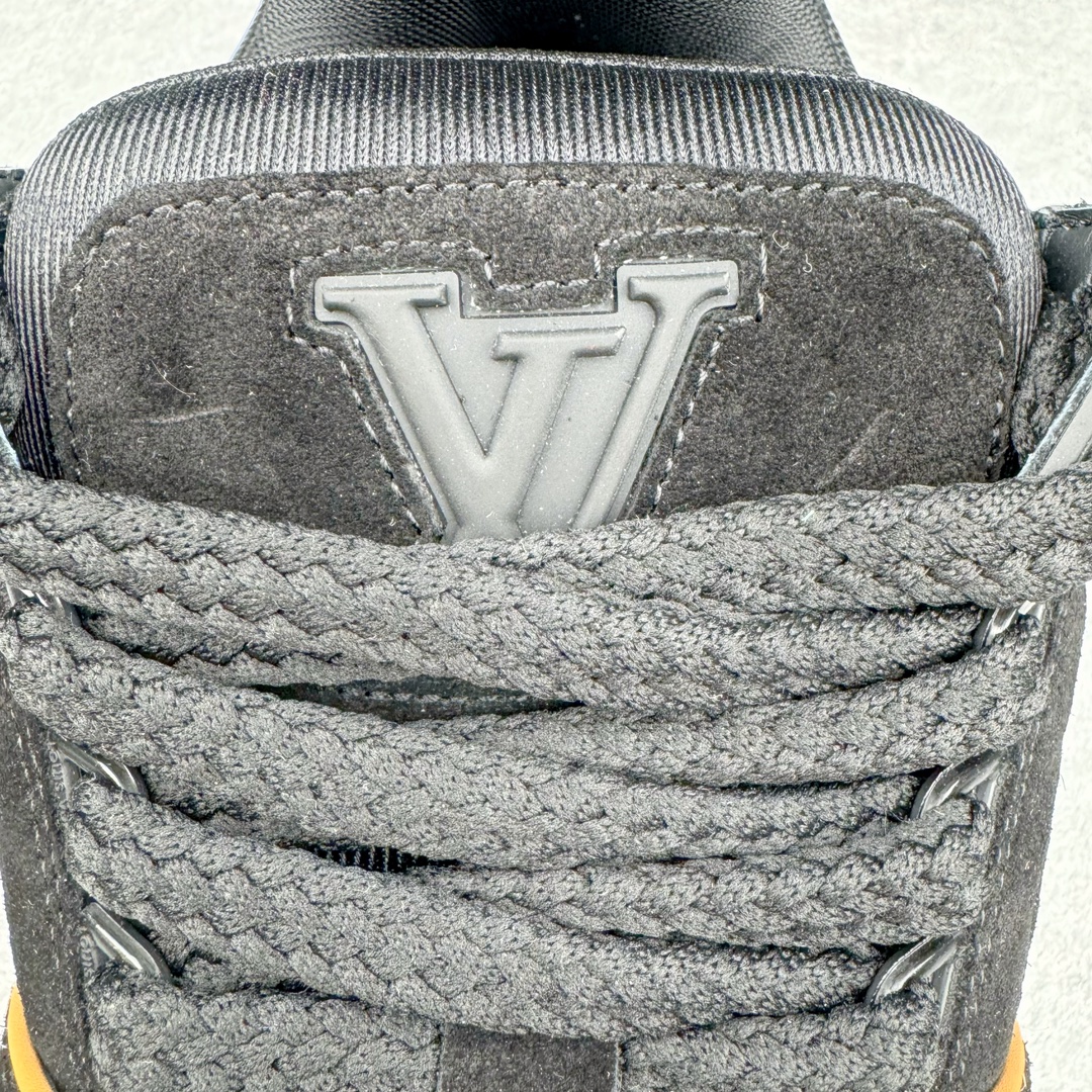 图片[13]-＃GD广顶 Louis Vuitton Trainer Maxi路易威登时装走秀运动时尚板鞋 小胖丁面包鞋 外贸零售特供批次 2023全新纸板数据 印花高频效果碾压市面 市售天花板产物 耗时半年巨作 全套原厂新版原纸板楦头开发 原厂特供皮料加持 市场所有版本中综合最强的货品 GD实力大厂出品 全网最全配色更新最快 最成熟的做工稳定的品控 完美鞋型超高的清洁度 零毛边线头瑕疵 全套原楦原纸版原鞋开模 全网最具灵魂的版型 正确原装黄色鞋盒 正确中底印花 鞋面印花3D高频深度立体 全鞋电脑针车 紧密相连 针距密度一致 环保乳胶注塑鞋垫 厚度脚感还原原版 皮面裁剪部位 统一油边封口工艺 原装橡胶大底含胶量大底组合零偏差 专柜全套包装 防尘袋 说明书 质保卡 男女鞋 尺码：35 36 37 38 39 40 41 42 43 44 45-选品中心