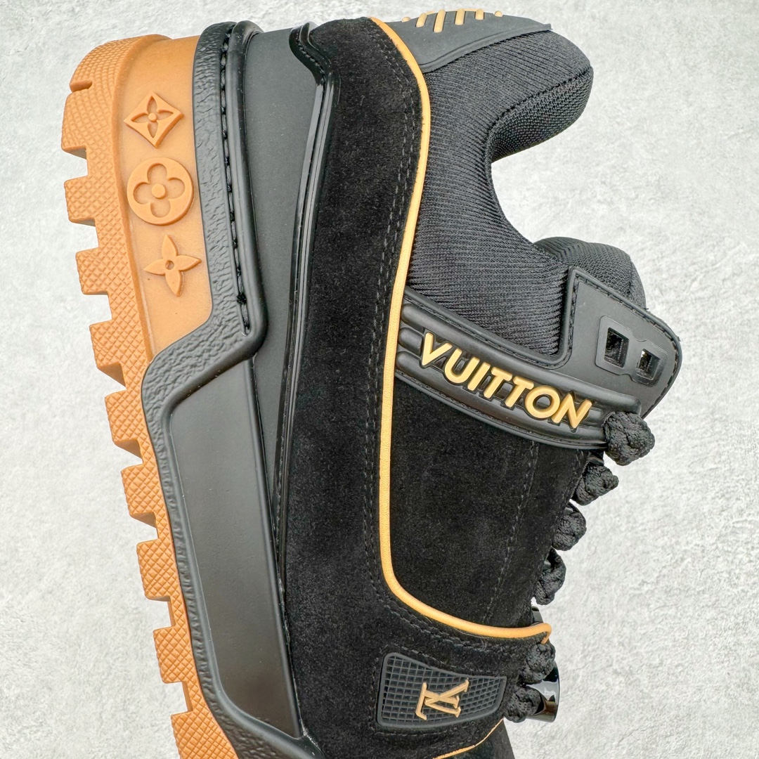 图片[6]-＃GD广顶 Louis Vuitton Trainer Maxi路易威登时装走秀运动时尚板鞋 小胖丁面包鞋 外贸零售特供批次 2023全新纸板数据 印花高频效果碾压市面 市售天花板产物 耗时半年巨作 全套原厂新版原纸板楦头开发 原厂特供皮料加持 市场所有版本中综合最强的货品 GD实力大厂出品 全网最全配色更新最快 最成熟的做工稳定的品控 完美鞋型超高的清洁度 零毛边线头瑕疵 全套原楦原纸版原鞋开模 全网最具灵魂的版型 正确原装黄色鞋盒 正确中底印花 鞋面印花3D高频深度立体 全鞋电脑针车 紧密相连 针距密度一致 环保乳胶注塑鞋垫 厚度脚感还原原版 皮面裁剪部位 统一油边封口工艺 原装橡胶大底含胶量大底组合零偏差 专柜全套包装 防尘袋 说明书 质保卡 男女鞋 尺码：35 36 37 38 39 40 41 42 43 44 45-选品中心