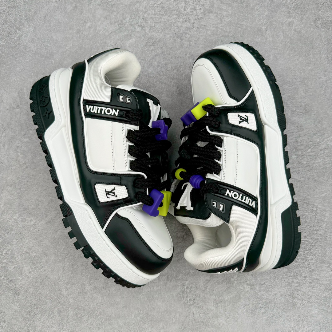 图片[3]-＃GD广顶 Louis Vuitton Trainer Maxi路易威登时装走秀运动时尚板鞋 小胖丁面包鞋 外贸零售特供批次 2023全新纸板数据 印花高频效果碾压市面 市售天花板产物 耗时半年巨作 全套原厂新版原纸板楦头开发 原厂特供皮料加持 市场所有版本中综合最强的货品 GD实力大厂出品 全网最全配色更新最快 最成熟的做工稳定的品控 完美鞋型超高的清洁度 零毛边线头瑕疵 全套原楦原纸版原鞋开模 全网最具灵魂的版型 正确原装黄色鞋盒 正确中底印花 鞋面印花3D高频深度立体 全鞋电脑针车 紧密相连 针距密度一致 环保乳胶注塑鞋垫 厚度脚感还原原版 皮面裁剪部位 统一油边封口工艺 原装橡胶大底含胶量大底组合零偏差 专柜全套包装 防尘袋 说明书 质保卡 男女鞋 尺码：35 36 37 38 39 40 41 42 43 44 45-选品中心