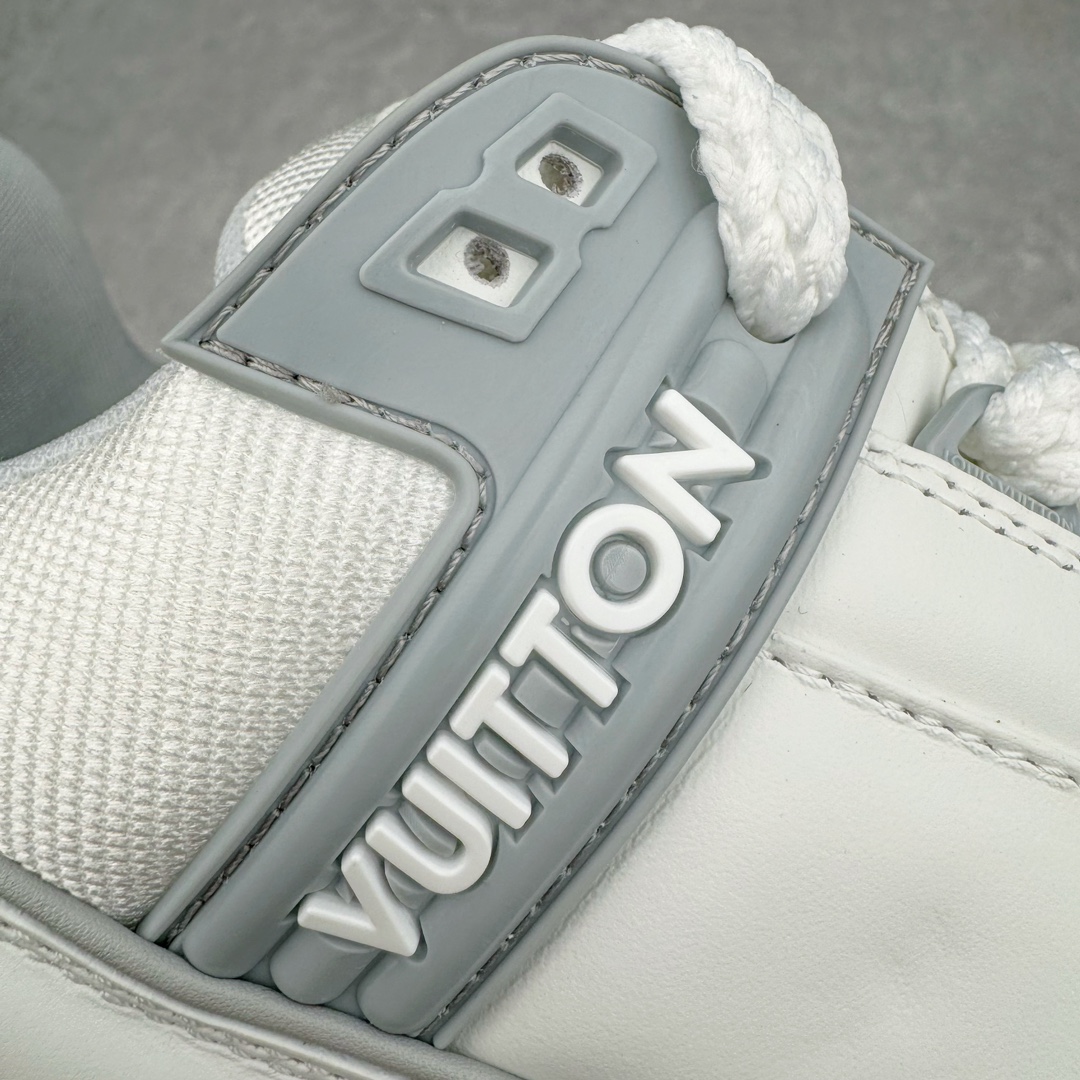 图片[18]-＃GD广顶 Louis Vuitton Trainer Maxi路易威登时装走秀运动时尚板鞋 小胖丁面包鞋 外贸零售特供批次 2023全新纸板数据 印花高频效果碾压市面 市售天花板产物 耗时半年巨作 全套原厂新版原纸板楦头开发 原厂特供皮料加持 市场所有版本中综合最强的货品 GD实力大厂出品 全网最全配色更新最快 最成熟的做工稳定的品控 完美鞋型超高的清洁度 零毛边线头瑕疵 全套原楦原纸版原鞋开模 全网最具灵魂的版型 正确原装黄色鞋盒 正确中底印花 鞋面印花3D高频深度立体 全鞋电脑针车 紧密相连 针距密度一致 环保乳胶注塑鞋垫 厚度脚感还原原版 皮面裁剪部位 统一油边封口工艺 原装橡胶大底含胶量大底组合零偏差 专柜全套包装 防尘袋 说明书 质保卡 男女鞋 尺码：35 36 37 38 39 40 41 42 43 44 45-选品中心