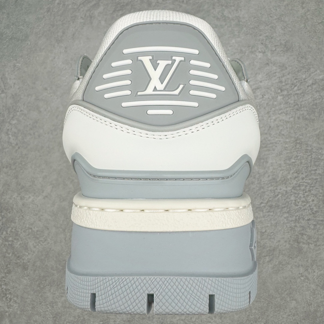 图片[8]-＃GD广顶 Louis Vuitton Trainer Maxi路易威登时装走秀运动时尚板鞋 小胖丁面包鞋 外贸零售特供批次 2023全新纸板数据 印花高频效果碾压市面 市售天花板产物 耗时半年巨作 全套原厂新版原纸板楦头开发 原厂特供皮料加持 市场所有版本中综合最强的货品 GD实力大厂出品 全网最全配色更新最快 最成熟的做工稳定的品控 完美鞋型超高的清洁度 零毛边线头瑕疵 全套原楦原纸版原鞋开模 全网最具灵魂的版型 正确原装黄色鞋盒 正确中底印花 鞋面印花3D高频深度立体 全鞋电脑针车 紧密相连 针距密度一致 环保乳胶注塑鞋垫 厚度脚感还原原版 皮面裁剪部位 统一油边封口工艺 原装橡胶大底含胶量大底组合零偏差 专柜全套包装 防尘袋 说明书 质保卡 男女鞋 尺码：35 36 37 38 39 40 41 42 43 44 45-选品中心