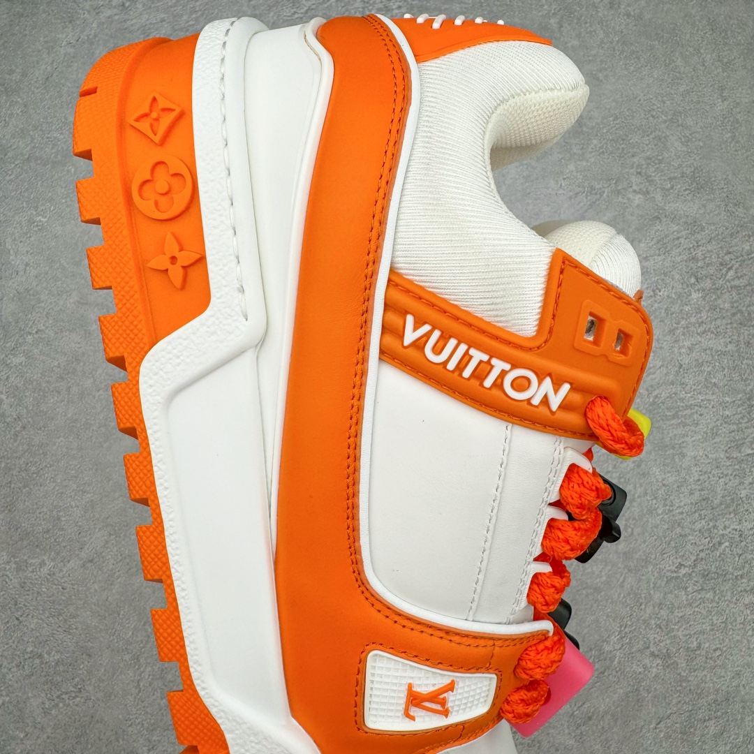 图片[6]-＃GD广顶 Louis Vuitton Trainer Maxi路易威登时装走秀运动时尚板鞋 小胖丁面包鞋 外贸零售特供批次 2023全新纸板数据 印花高频效果碾压市面 市售天花板产物 耗时半年巨作 全套原厂新版原纸板楦头开发 原厂特供皮料加持 市场所有版本中综合最强的货品 GD实力大厂出品 全网最全配色更新最快 最成熟的做工稳定的品控 完美鞋型超高的清洁度 零毛边线头瑕疵 全套原楦原纸版原鞋开模 全网最具灵魂的版型 正确原装黄色鞋盒 正确中底印花 鞋面印花3D高频深度立体 全鞋电脑针车 紧密相连 针距密度一致 环保乳胶注塑鞋垫 厚度脚感还原原版 皮面裁剪部位 统一油边封口工艺 原装橡胶大底含胶量大底组合零偏差 专柜全套包装 防尘袋 说明书 质保卡 男女鞋 尺码：35 36 37 38 39 40 41 42 43 44 45-选品中心