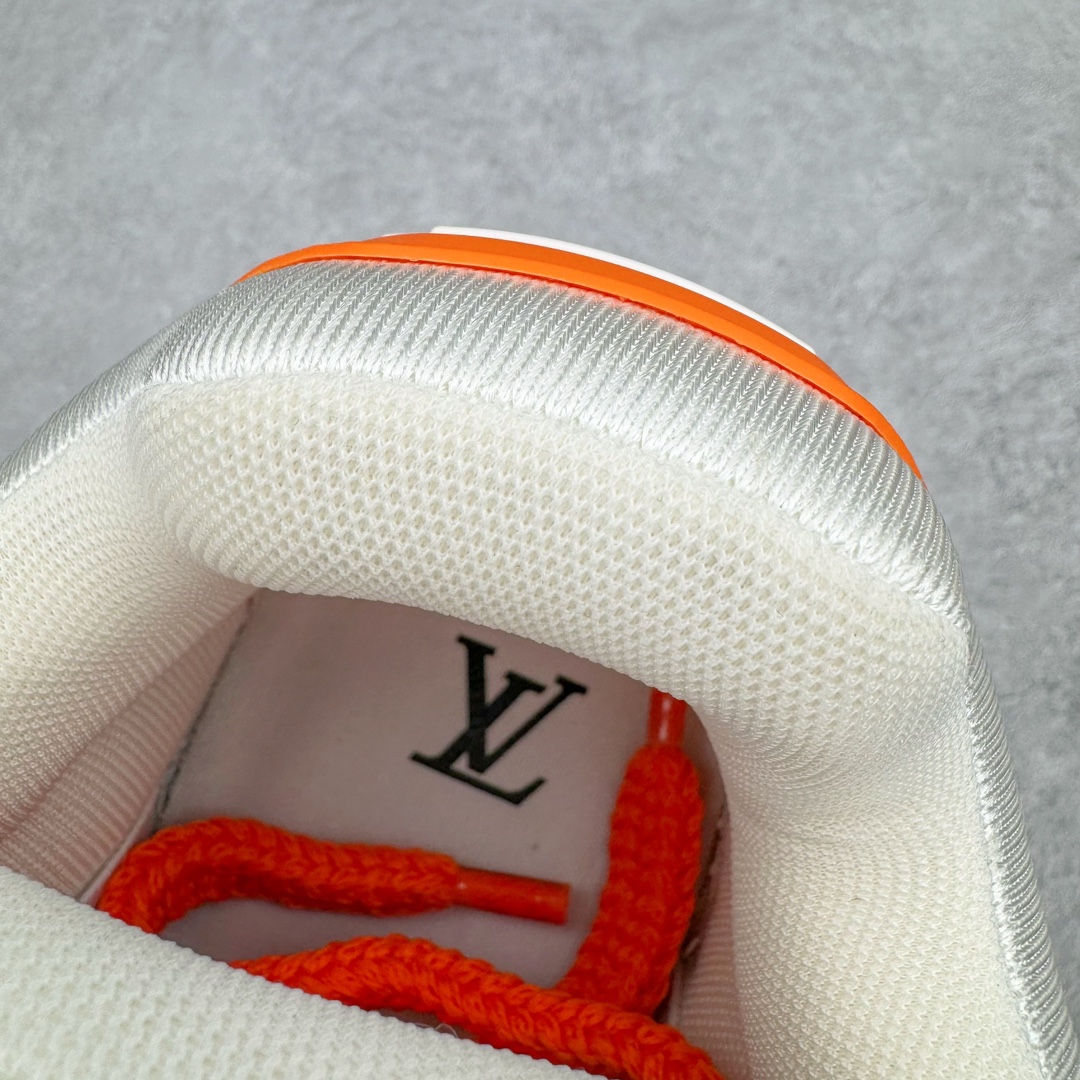 图片[11]-＃GD广顶 Louis Vuitton Trainer Maxi路易威登时装走秀运动时尚板鞋 小胖丁面包鞋 外贸零售特供批次 2023全新纸板数据 印花高频效果碾压市面 市售天花板产物 耗时半年巨作 全套原厂新版原纸板楦头开发 原厂特供皮料加持 市场所有版本中综合最强的货品 GD实力大厂出品 全网最全配色更新最快 最成熟的做工稳定的品控 完美鞋型超高的清洁度 零毛边线头瑕疵 全套原楦原纸版原鞋开模 全网最具灵魂的版型 正确原装黄色鞋盒 正确中底印花 鞋面印花3D高频深度立体 全鞋电脑针车 紧密相连 针距密度一致 环保乳胶注塑鞋垫 厚度脚感还原原版 皮面裁剪部位 统一油边封口工艺 原装橡胶大底含胶量大底组合零偏差 专柜全套包装 防尘袋 说明书 质保卡 男女鞋 尺码：35 36 37 38 39 40 41 42 43 44 45-选品中心