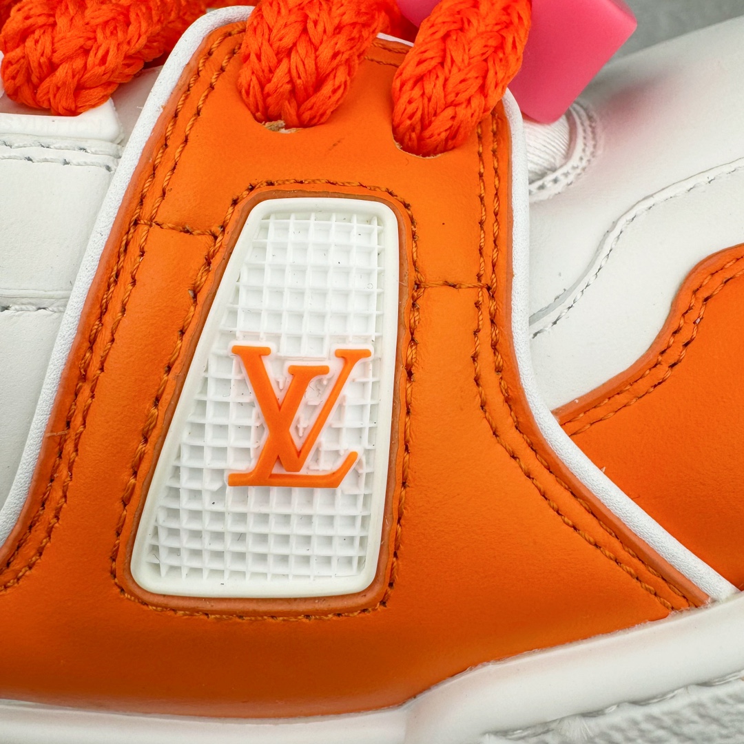 图片[16]-＃GD广顶 Louis Vuitton Trainer Maxi路易威登时装走秀运动时尚板鞋 小胖丁面包鞋 外贸零售特供批次 2023全新纸板数据 印花高频效果碾压市面 市售天花板产物 耗时半年巨作 全套原厂新版原纸板楦头开发 原厂特供皮料加持 市场所有版本中综合最强的货品 GD实力大厂出品 全网最全配色更新最快 最成熟的做工稳定的品控 完美鞋型超高的清洁度 零毛边线头瑕疵 全套原楦原纸版原鞋开模 全网最具灵魂的版型 正确原装黄色鞋盒 正确中底印花 鞋面印花3D高频深度立体 全鞋电脑针车 紧密相连 针距密度一致 环保乳胶注塑鞋垫 厚度脚感还原原版 皮面裁剪部位 统一油边封口工艺 原装橡胶大底含胶量大底组合零偏差 专柜全套包装 防尘袋 说明书 质保卡 男女鞋 尺码：35 36 37 38 39 40 41 42 43 44 45-选品中心