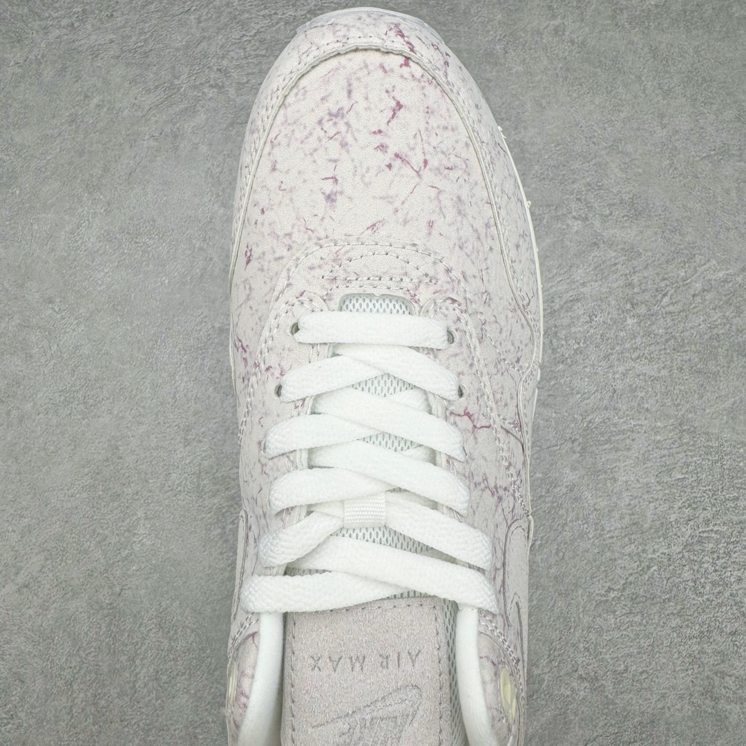 图片[4]-NK Air Max 1 初代复古气垫慢跑鞋 FZ2149-100 由Tinker Hatfeld和Mark Parker在1987年设计 灵感来自于巴黎蓬皮杜中心 在参观了蓬皮杜中心之后提出了Air Max的标志性开窗可视气垫的理念 并将其实际开发成功 是NK史上第一双可视气垫跑鞋 凭借着Air Max气垫带来的舒适脚感和鞋面面料上的不断精进才使得Air Max 1在现如今都是复古慢跑鞋的首选 深厚的历史渊源 独特的流线形设计 极为复古的外观使得它深受鞋迷的喜爱 尺码：36 36.5 37.5 38 38.5 39 40 40.5 41 42 42.5 43 44 44.5 45 46 47.5-选品中心