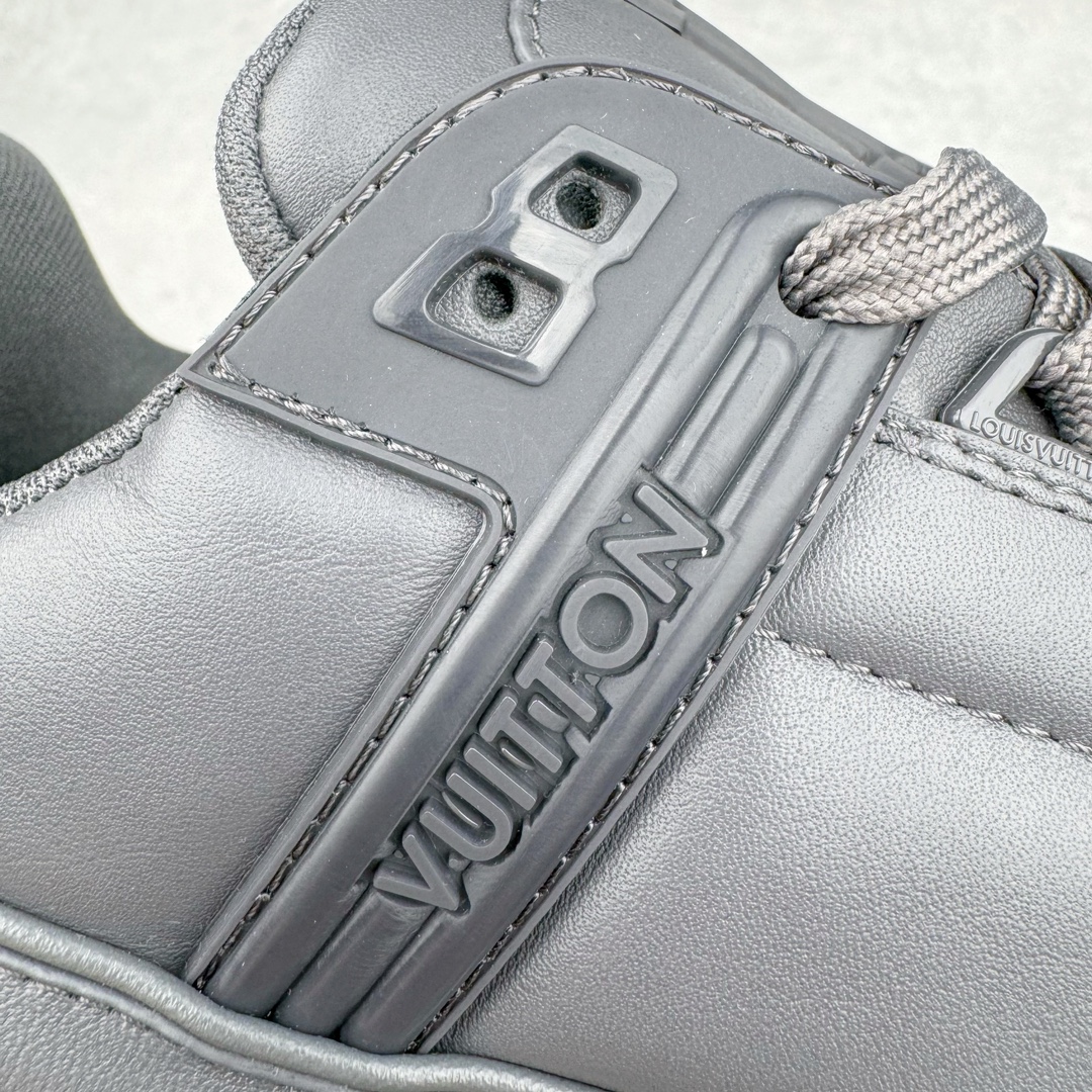 图片[21]-＃GD广顶 Louis Vuitton Trainer lv路易威登时装走秀运动时尚板鞋 外贸零售特供批次 2023全新纸板数据 印花高频效果碾压市面 市售天花板产物 耗时半年巨作 全套原厂新版原纸板楦头开发 原厂特供皮料加持 市场所有版本中综合最强的货品 GD实力大厂出品 全网最全配色更新最快 最成熟的做工稳定的品控 完美鞋型超高的清洁度 零毛边线头瑕疵 全套原楦原纸版原鞋开模 全网最具灵魂的版型 正确原装黄色鞋盒 正确中底印花 鞋面印花3D高频深度立体 全鞋电脑针车 紧密相连 针距密度一致 环保乳胶注塑鞋垫 厚度脚感还原原版 皮面裁剪部位 统一油边封口工艺 原装橡胶大底含胶量大底组合零偏差 专柜全套包装 防尘袋 说明书 质保卡 男女鞋 尺码：35 36 37 38 39 40 41 42 43 44 45-选品中心