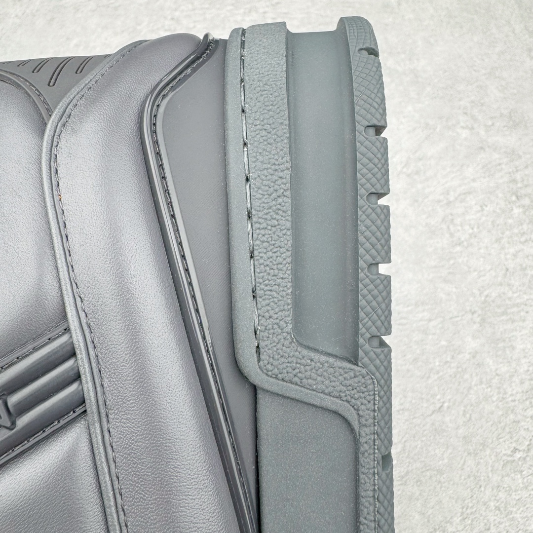 图片[15]-＃GD广顶 Louis Vuitton Trainer lv路易威登时装走秀运动时尚板鞋 外贸零售特供批次 2023全新纸板数据 印花高频效果碾压市面 市售天花板产物 耗时半年巨作 全套原厂新版原纸板楦头开发 原厂特供皮料加持 市场所有版本中综合最强的货品 GD实力大厂出品 全网最全配色更新最快 最成熟的做工稳定的品控 完美鞋型超高的清洁度 零毛边线头瑕疵 全套原楦原纸版原鞋开模 全网最具灵魂的版型 正确原装黄色鞋盒 正确中底印花 鞋面印花3D高频深度立体 全鞋电脑针车 紧密相连 针距密度一致 环保乳胶注塑鞋垫 厚度脚感还原原版 皮面裁剪部位 统一油边封口工艺 原装橡胶大底含胶量大底组合零偏差 专柜全套包装 防尘袋 说明书 质保卡 男女鞋 尺码：35 36 37 38 39 40 41 42 43 44 45-选品中心