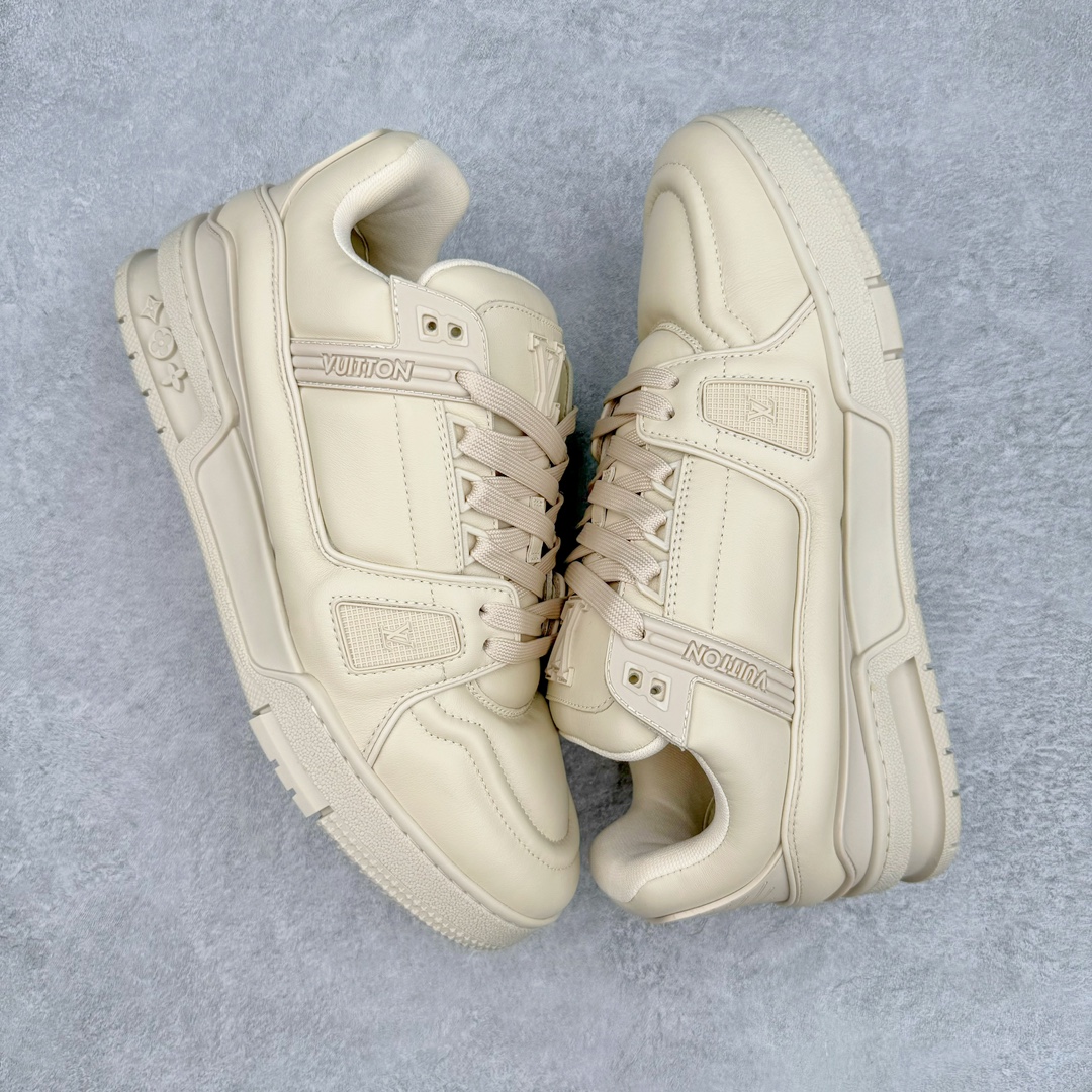 图片[3]-＃GD广顶 Louis Vuitton Trainer lv路易威登时装走秀运动时尚板鞋 外贸零售特供批次 2023全新纸板数据 印花高频效果碾压市面 市售天花板产物 耗时半年巨作 全套原厂新版原纸板楦头开发 原厂特供皮料加持 市场所有版本中综合最强的货品 GD实力大厂出品 全网最全配色更新最快 最成熟的做工稳定的品控 完美鞋型超高的清洁度 零毛边线头瑕疵 全套原楦原纸版原鞋开模 全网最具灵魂的版型 正确原装黄色鞋盒 正确中底印花 鞋面印花3D高频深度立体 全鞋电脑针车 紧密相连 针距密度一致 环保乳胶注塑鞋垫 厚度脚感还原原版 皮面裁剪部位 统一油边封口工艺 原装橡胶大底含胶量大底组合零偏差 专柜全套包装 防尘袋 说明书 质保卡 男女鞋 尺码：35 36 37 38 39 40 41 42 43 44 45-选品中心