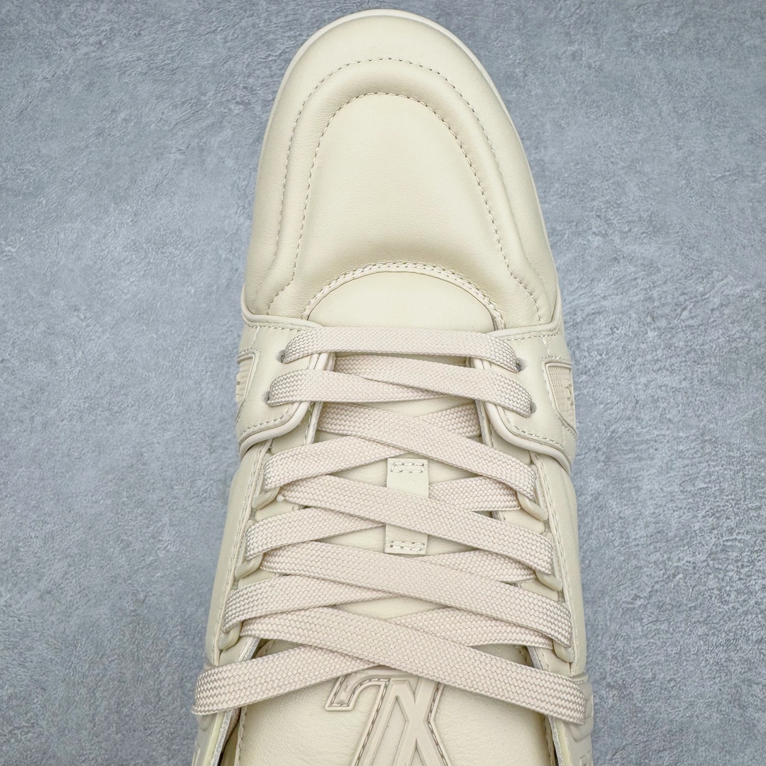 图片[4]-＃GD广顶 Louis Vuitton Trainer lv路易威登时装走秀运动时尚板鞋 外贸零售特供批次 2023全新纸板数据 印花高频效果碾压市面 市售天花板产物 耗时半年巨作 全套原厂新版原纸板楦头开发 原厂特供皮料加持 市场所有版本中综合最强的货品 GD实力大厂出品 全网最全配色更新最快 最成熟的做工稳定的品控 完美鞋型超高的清洁度 零毛边线头瑕疵 全套原楦原纸版原鞋开模 全网最具灵魂的版型 正确原装黄色鞋盒 正确中底印花 鞋面印花3D高频深度立体 全鞋电脑针车 紧密相连 针距密度一致 环保乳胶注塑鞋垫 厚度脚感还原原版 皮面裁剪部位 统一油边封口工艺 原装橡胶大底含胶量大底组合零偏差 专柜全套包装 防尘袋 说明书 质保卡 男女鞋 尺码：35 36 37 38 39 40 41 42 43 44 45-选品中心