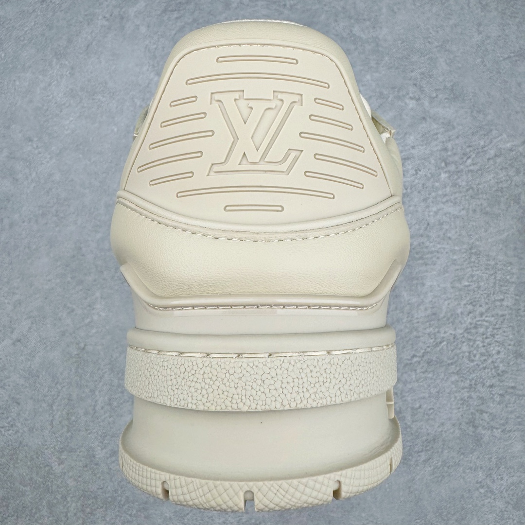 图片[8]-＃GD广顶 Louis Vuitton Trainer lv路易威登时装走秀运动时尚板鞋 外贸零售特供批次 2023全新纸板数据 印花高频效果碾压市面 市售天花板产物 耗时半年巨作 全套原厂新版原纸板楦头开发 原厂特供皮料加持 市场所有版本中综合最强的货品 GD实力大厂出品 全网最全配色更新最快 最成熟的做工稳定的品控 完美鞋型超高的清洁度 零毛边线头瑕疵 全套原楦原纸版原鞋开模 全网最具灵魂的版型 正确原装黄色鞋盒 正确中底印花 鞋面印花3D高频深度立体 全鞋电脑针车 紧密相连 针距密度一致 环保乳胶注塑鞋垫 厚度脚感还原原版 皮面裁剪部位 统一油边封口工艺 原装橡胶大底含胶量大底组合零偏差 专柜全套包装 防尘袋 说明书 质保卡 男女鞋 尺码：35 36 37 38 39 40 41 42 43 44 45-选品中心