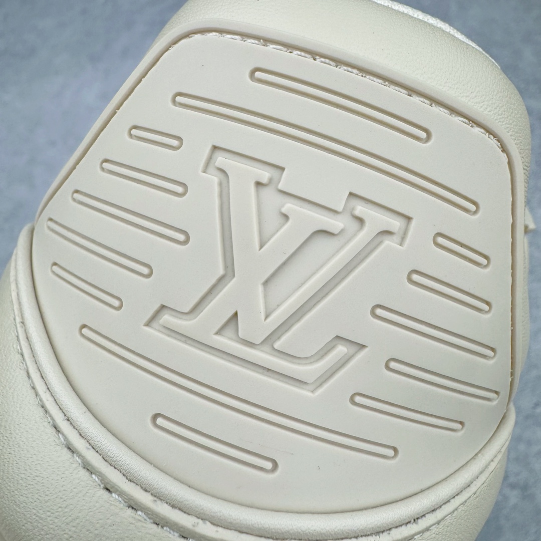 图片[16]-＃GD广顶 Louis Vuitton Trainer lv路易威登时装走秀运动时尚板鞋 外贸零售特供批次 2023全新纸板数据 印花高频效果碾压市面 市售天花板产物 耗时半年巨作 全套原厂新版原纸板楦头开发 原厂特供皮料加持 市场所有版本中综合最强的货品 GD实力大厂出品 全网最全配色更新最快 最成熟的做工稳定的品控 完美鞋型超高的清洁度 零毛边线头瑕疵 全套原楦原纸版原鞋开模 全网最具灵魂的版型 正确原装黄色鞋盒 正确中底印花 鞋面印花3D高频深度立体 全鞋电脑针车 紧密相连 针距密度一致 环保乳胶注塑鞋垫 厚度脚感还原原版 皮面裁剪部位 统一油边封口工艺 原装橡胶大底含胶量大底组合零偏差 专柜全套包装 防尘袋 说明书 质保卡 男女鞋 尺码：35 36 37 38 39 40 41 42 43 44 45-选品中心