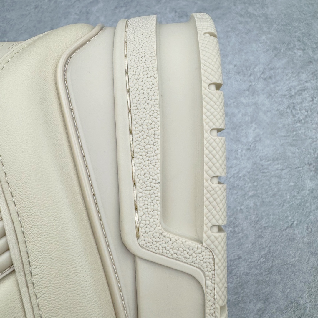 图片[14]-＃GD广顶 Louis Vuitton Trainer lv路易威登时装走秀运动时尚板鞋 外贸零售特供批次 2023全新纸板数据 印花高频效果碾压市面 市售天花板产物 耗时半年巨作 全套原厂新版原纸板楦头开发 原厂特供皮料加持 市场所有版本中综合最强的货品 GD实力大厂出品 全网最全配色更新最快 最成熟的做工稳定的品控 完美鞋型超高的清洁度 零毛边线头瑕疵 全套原楦原纸版原鞋开模 全网最具灵魂的版型 正确原装黄色鞋盒 正确中底印花 鞋面印花3D高频深度立体 全鞋电脑针车 紧密相连 针距密度一致 环保乳胶注塑鞋垫 厚度脚感还原原版 皮面裁剪部位 统一油边封口工艺 原装橡胶大底含胶量大底组合零偏差 专柜全套包装 防尘袋 说明书 质保卡 男女鞋 尺码：35 36 37 38 39 40 41 42 43 44 45-选品中心