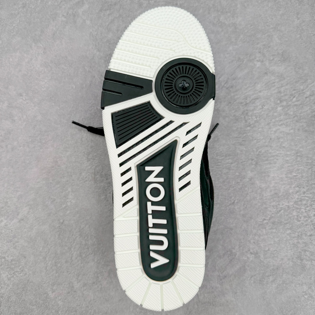 图片[9]-＃GD广顶 Louis Vuitton SKATE lv路易威登系带时装走秀运动时尚板鞋 外贸零售特供批次 2023全新纸板数据 印花高频效果碾压市面 市售天花板产物 耗时半年巨作 全套原厂新版原纸板楦头开发 原厂特供皮料加持 市场所有版本中综合最强的货品 GD实力大厂出品 全网最全配色更新最快 最成熟的做工稳定的品控 完美鞋型超高的清洁度 零毛边线头瑕疵 全套原楦原纸版原鞋开模 全网最具灵魂的版型 正确原装黄色鞋盒 正确中底印花 鞋面印花3D高频深度立体 全鞋电脑针车 紧密相连 针距密度一致 环保乳胶注塑鞋垫 厚度脚感还原原版 皮面裁剪部位 统一油边封口工艺 原装橡胶大底含胶量大底组合零偏差 专柜全套包装 防尘袋 说明书 质保卡 男女鞋 尺码：35 36 37 38 39 40 41 42 43 44 45-选品中心