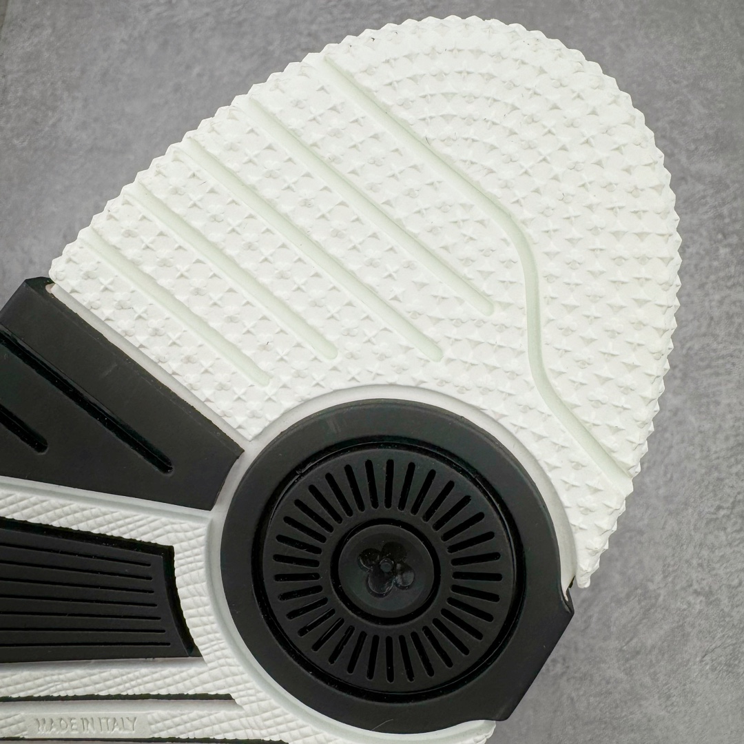 图片[19]-＃GD广顶 Louis Vuitton SKATE lv路易威登系带时装走秀运动时尚板鞋 外贸零售特供批次 2023全新纸板数据 印花高频效果碾压市面 市售天花板产物 耗时半年巨作 全套原厂新版原纸板楦头开发 原厂特供皮料加持 市场所有版本中综合最强的货品 GD实力大厂出品 全网最全配色更新最快 最成熟的做工稳定的品控 完美鞋型超高的清洁度 零毛边线头瑕疵 全套原楦原纸版原鞋开模 全网最具灵魂的版型 正确原装黄色鞋盒 正确中底印花 鞋面印花3D高频深度立体 全鞋电脑针车 紧密相连 针距密度一致 环保乳胶注塑鞋垫 厚度脚感还原原版 皮面裁剪部位 统一油边封口工艺 原装橡胶大底含胶量大底组合零偏差 专柜全套包装 防尘袋 说明书 质保卡 男女鞋 尺码：35 36 37 38 39 40 41 42 43 44 45-选品中心