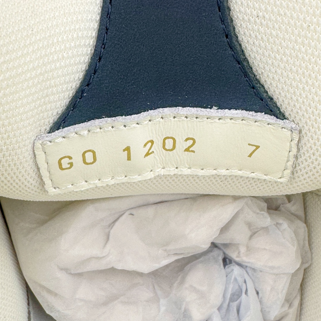 图片[10]-＃GD广顶 Louis Vuitton SKATE lv路易威登系带时装走秀运动时尚板鞋 外贸零售特供批次 2023全新纸板数据 印花高频效果碾压市面 市售天花板产物 耗时半年巨作 全套原厂新版原纸板楦头开发 原厂特供皮料加持 市场所有版本中综合最强的货品 GD实力大厂出品 全网最全配色更新最快 最成熟的做工稳定的品控 完美鞋型超高的清洁度 零毛边线头瑕疵 全套原楦原纸版原鞋开模 全网最具灵魂的版型 正确原装黄色鞋盒 正确中底印花 鞋面印花3D高频深度立体 全鞋电脑针车 紧密相连 针距密度一致 环保乳胶注塑鞋垫 厚度脚感还原原版 皮面裁剪部位 统一油边封口工艺 原装橡胶大底含胶量大底组合零偏差 专柜全套包装 防尘袋 说明书 质保卡 男女鞋 尺码：35 36 37 38 39 40 41 42 43 44 45-选品中心