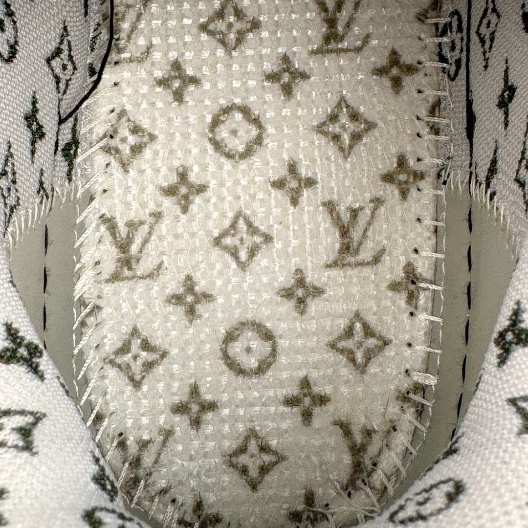 图片[12]-＃GD广顶 Louis Vuitton SKATE lv路易威登系带时装走秀运动时尚板鞋 外贸零售特供批次 2023全新纸板数据 印花高频效果碾压市面 市售天花板产物 耗时半年巨作 全套原厂新版原纸板楦头开发 原厂特供皮料加持 市场所有版本中综合最强的货品 GD实力大厂出品 全网最全配色更新最快 最成熟的做工稳定的品控 完美鞋型超高的清洁度 零毛边线头瑕疵 全套原楦原纸版原鞋开模 全网最具灵魂的版型 正确原装黄色鞋盒 正确中底印花 鞋面印花3D高频深度立体 全鞋电脑针车 紧密相连 针距密度一致 环保乳胶注塑鞋垫 厚度脚感还原原版 皮面裁剪部位 统一油边封口工艺 原装橡胶大底含胶量大底组合零偏差 专柜全套包装 防尘袋 说明书 质保卡 男女鞋 尺码：35 36 37 38 39 40 41 42 43 44 45-选品中心