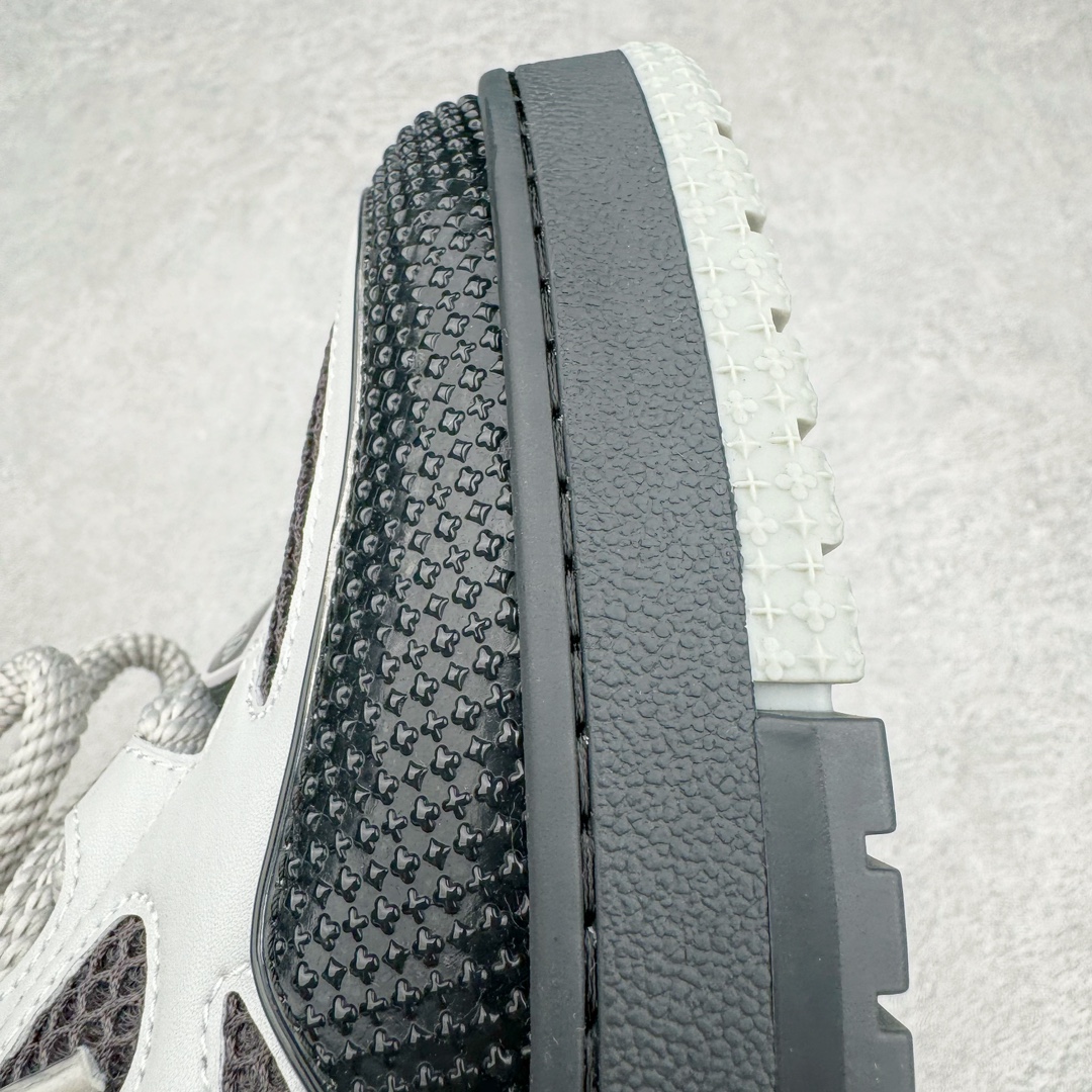 图片[18]-＃GD广顶 Louis Vuitton SKATE lv路易威登系带时装走秀运动时尚板鞋 外贸零售特供批次 2023全新纸板数据 印花高频效果碾压市面 市售天花板产物 耗时半年巨作 全套原厂新版原纸板楦头开发 原厂特供皮料加持 市场所有版本中综合最强的货品 GD实力大厂出品 全网最全配色更新最快 最成熟的做工稳定的品控 完美鞋型超高的清洁度 零毛边线头瑕疵 全套原楦原纸版原鞋开模 全网最具灵魂的版型 正确原装黄色鞋盒 正确中底印花 鞋面印花3D高频深度立体 全鞋电脑针车 紧密相连 针距密度一致 环保乳胶注塑鞋垫 厚度脚感还原原版 皮面裁剪部位 统一油边封口工艺 原装橡胶大底含胶量大底组合零偏差 专柜全套包装 防尘袋 说明书 质保卡 男女鞋 尺码：35 36 37 38 39 40 41 42 43 44 45-选品中心