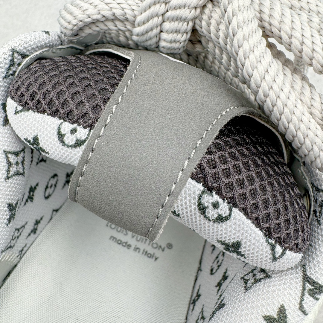 图片[11]-＃GD广顶 Louis Vuitton SKATE lv路易威登系带时装走秀运动时尚板鞋 外贸零售特供批次 2023全新纸板数据 印花高频效果碾压市面 市售天花板产物 耗时半年巨作 全套原厂新版原纸板楦头开发 原厂特供皮料加持 市场所有版本中综合最强的货品 GD实力大厂出品 全网最全配色更新最快 最成熟的做工稳定的品控 完美鞋型超高的清洁度 零毛边线头瑕疵 全套原楦原纸版原鞋开模 全网最具灵魂的版型 正确原装黄色鞋盒 正确中底印花 鞋面印花3D高频深度立体 全鞋电脑针车 紧密相连 针距密度一致 环保乳胶注塑鞋垫 厚度脚感还原原版 皮面裁剪部位 统一油边封口工艺 原装橡胶大底含胶量大底组合零偏差 专柜全套包装 防尘袋 说明书 质保卡 男女鞋 尺码：35 36 37 38 39 40 41 42 43 44 45-选品中心