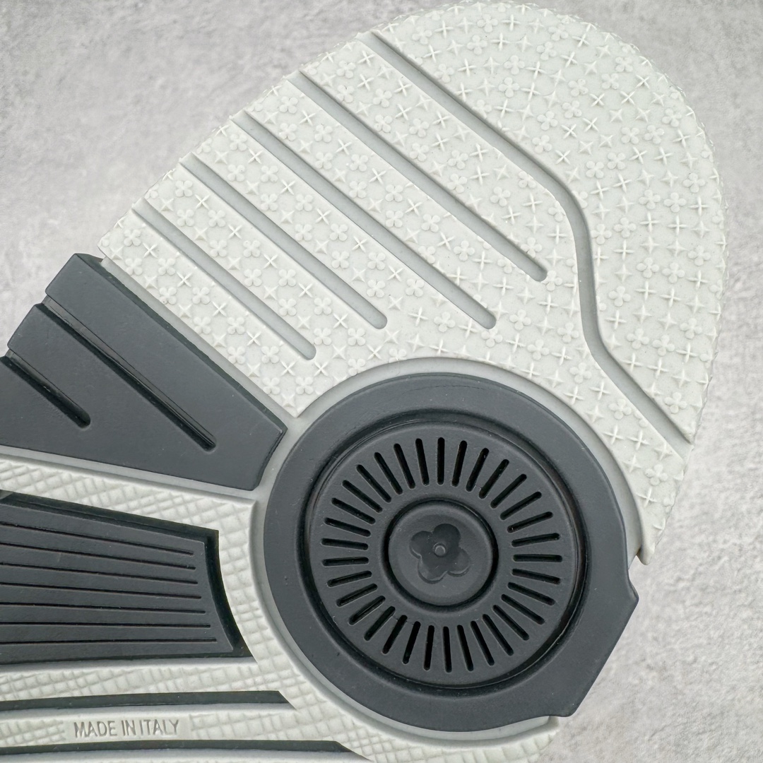 图片[19]-＃GD广顶 Louis Vuitton SKATE lv路易威登系带时装走秀运动时尚板鞋 外贸零售特供批次 2023全新纸板数据 印花高频效果碾压市面 市售天花板产物 耗时半年巨作 全套原厂新版原纸板楦头开发 原厂特供皮料加持 市场所有版本中综合最强的货品 GD实力大厂出品 全网最全配色更新最快 最成熟的做工稳定的品控 完美鞋型超高的清洁度 零毛边线头瑕疵 全套原楦原纸版原鞋开模 全网最具灵魂的版型 正确原装黄色鞋盒 正确中底印花 鞋面印花3D高频深度立体 全鞋电脑针车 紧密相连 针距密度一致 环保乳胶注塑鞋垫 厚度脚感还原原版 皮面裁剪部位 统一油边封口工艺 原装橡胶大底含胶量大底组合零偏差 专柜全套包装 防尘袋 说明书 质保卡 男女鞋 尺码：35 36 37 38 39 40 41 42 43 44 45-选品中心